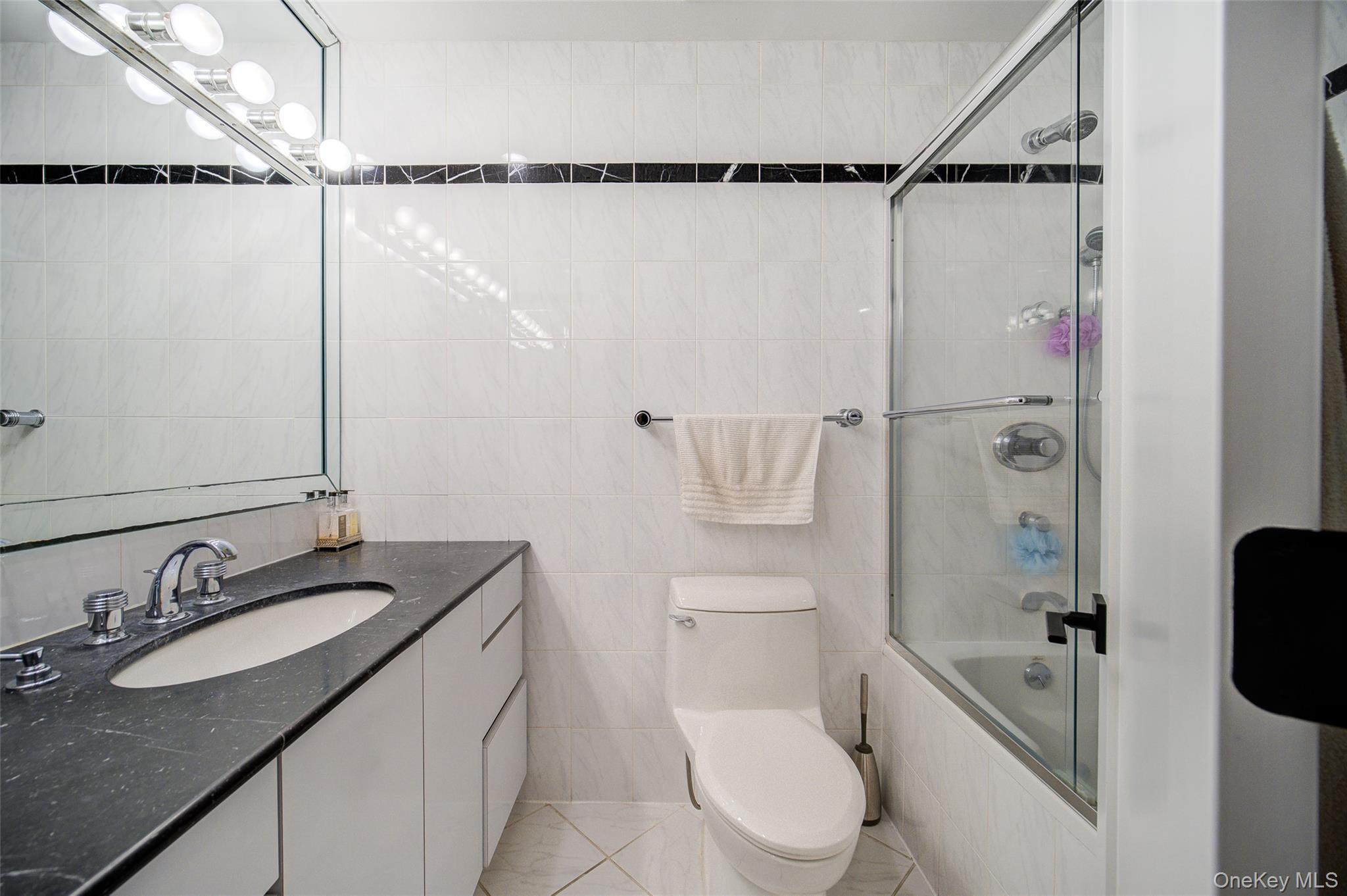 4 Ayr Court, Airmont, NY 10901