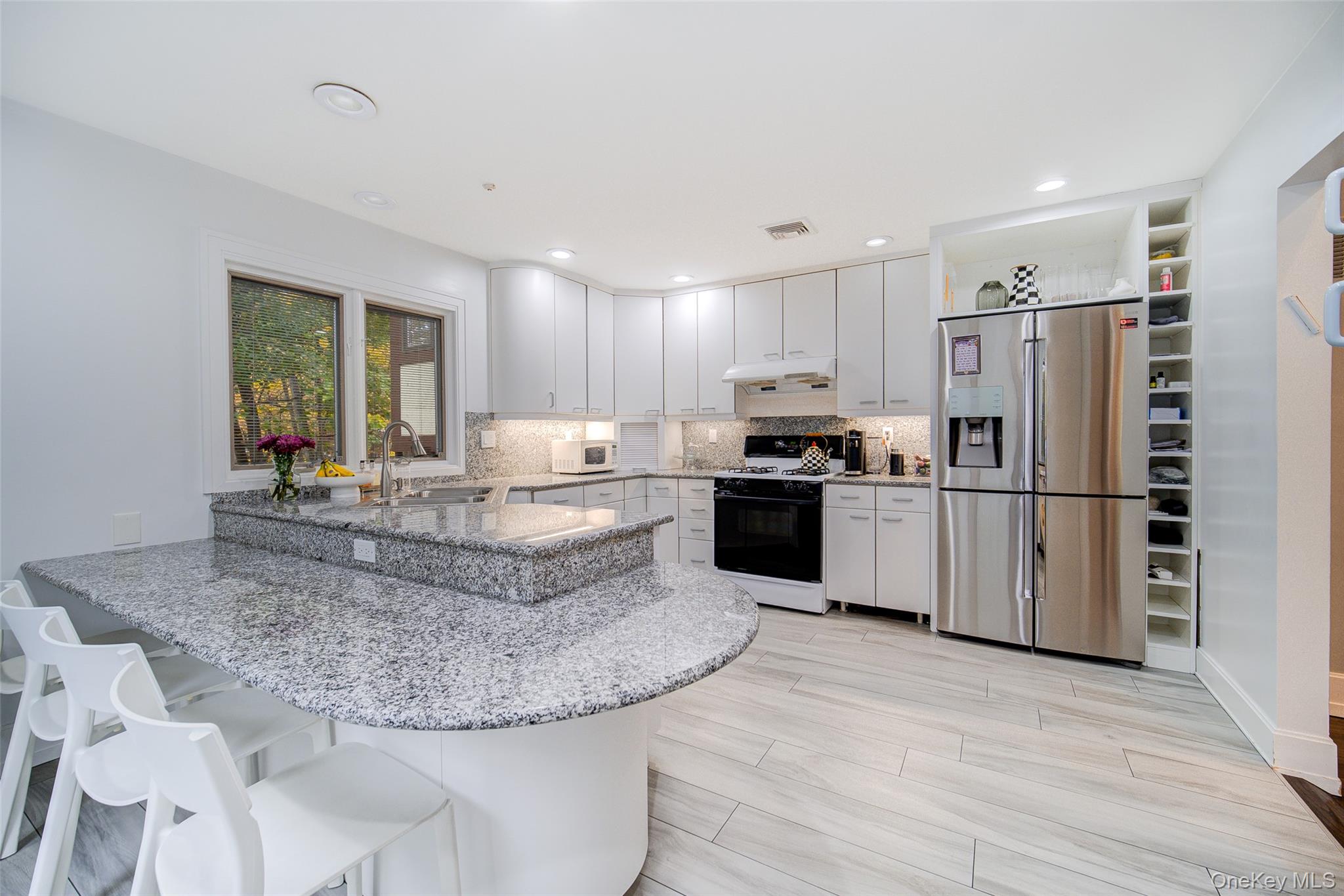 4 Ayr Court, Airmont, NY 10901