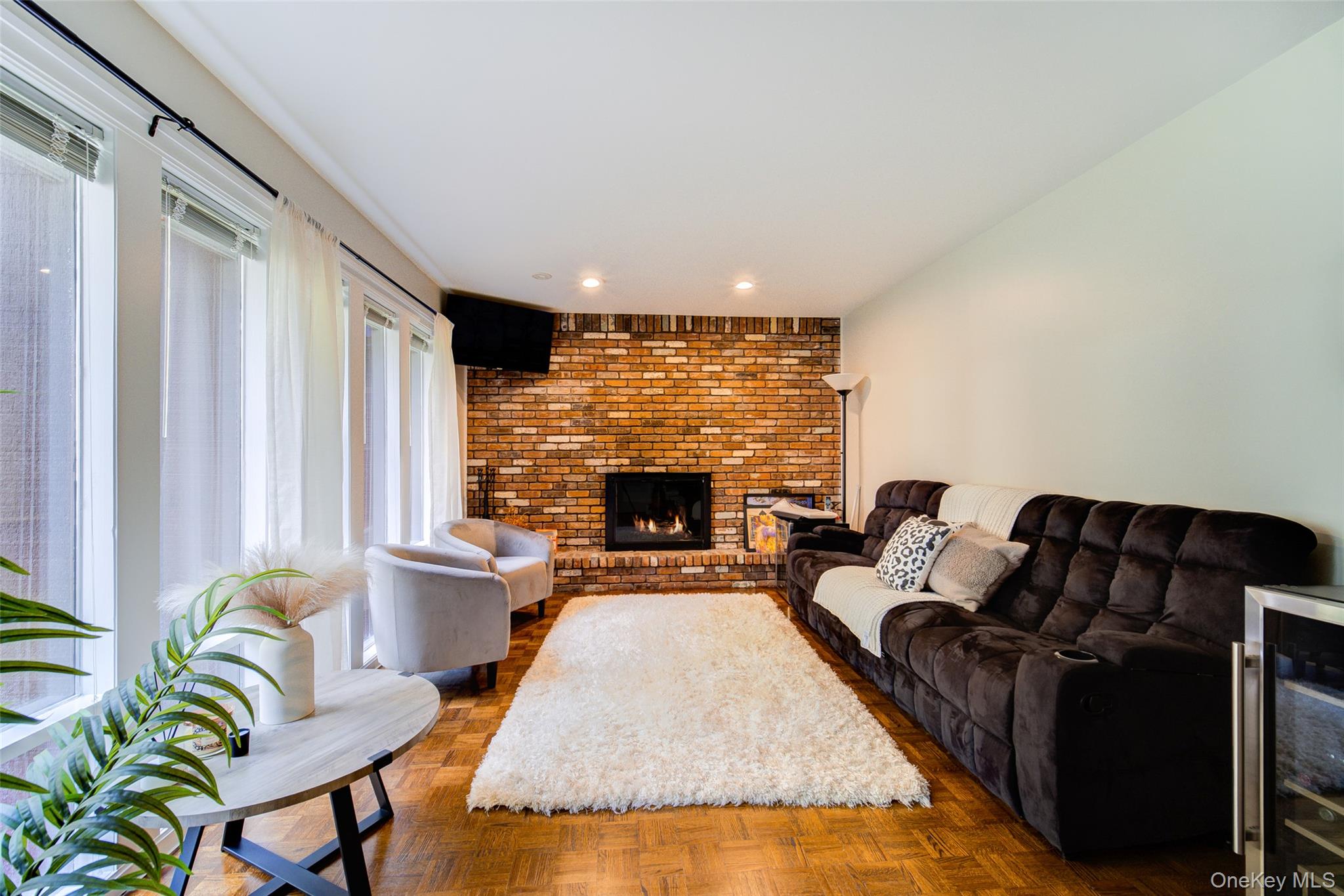 4 Ayr Court, Airmont, NY 10901