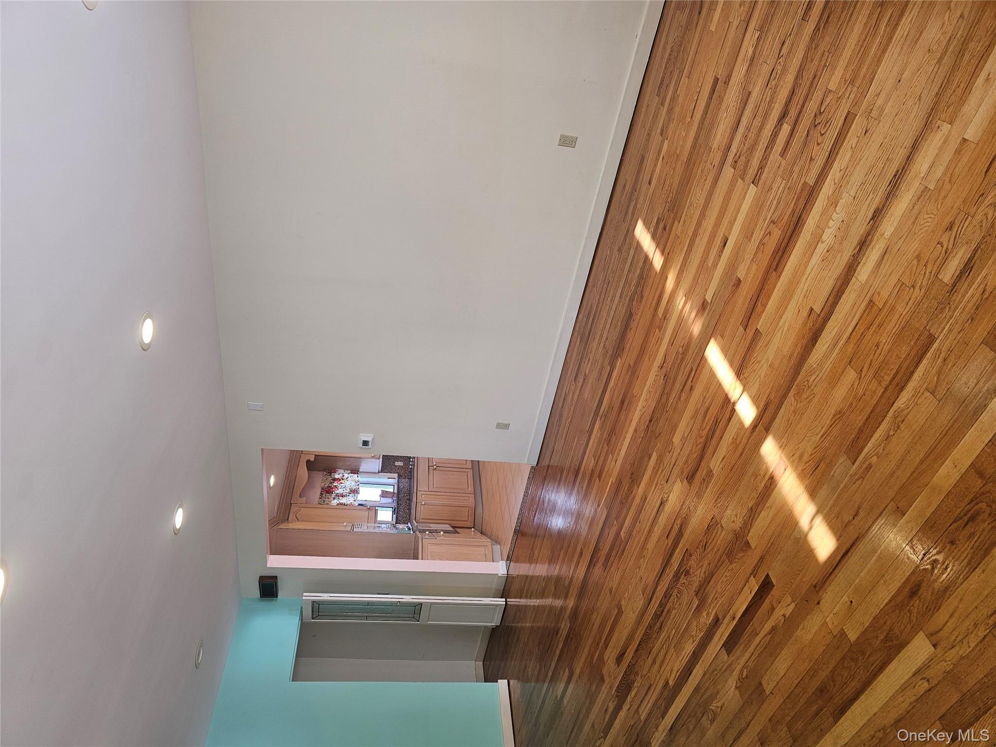 14 Alemeda Street, Inwood, NY 11096