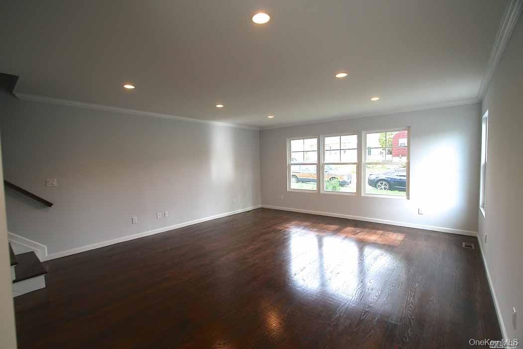 41B Mohegan Avenue, Port Washington, NY 11050