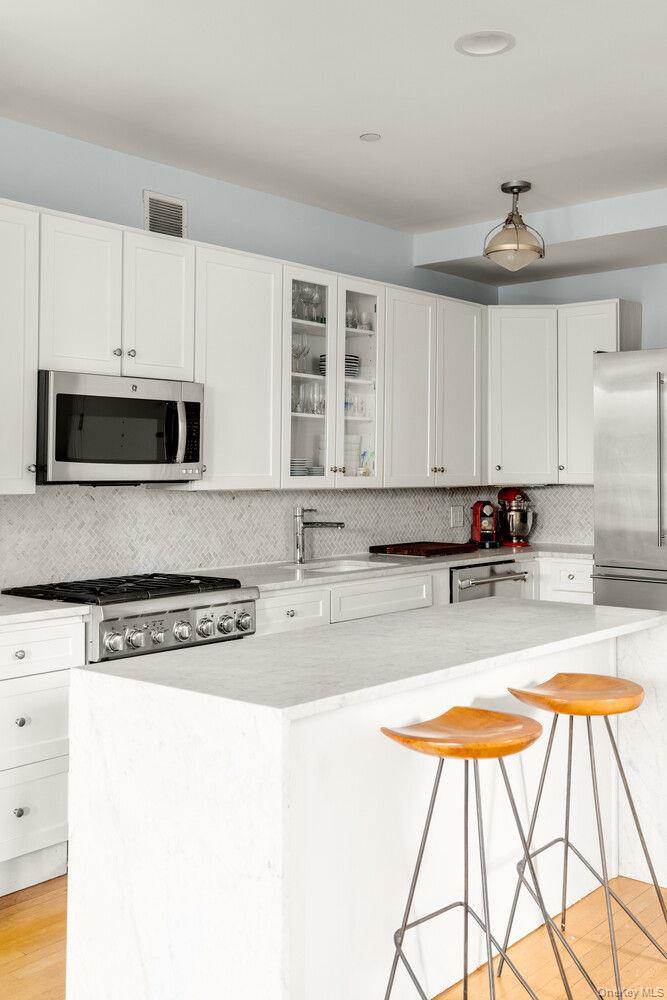 25 BERGEN Street # 3B, Brooklyn, NY 11201