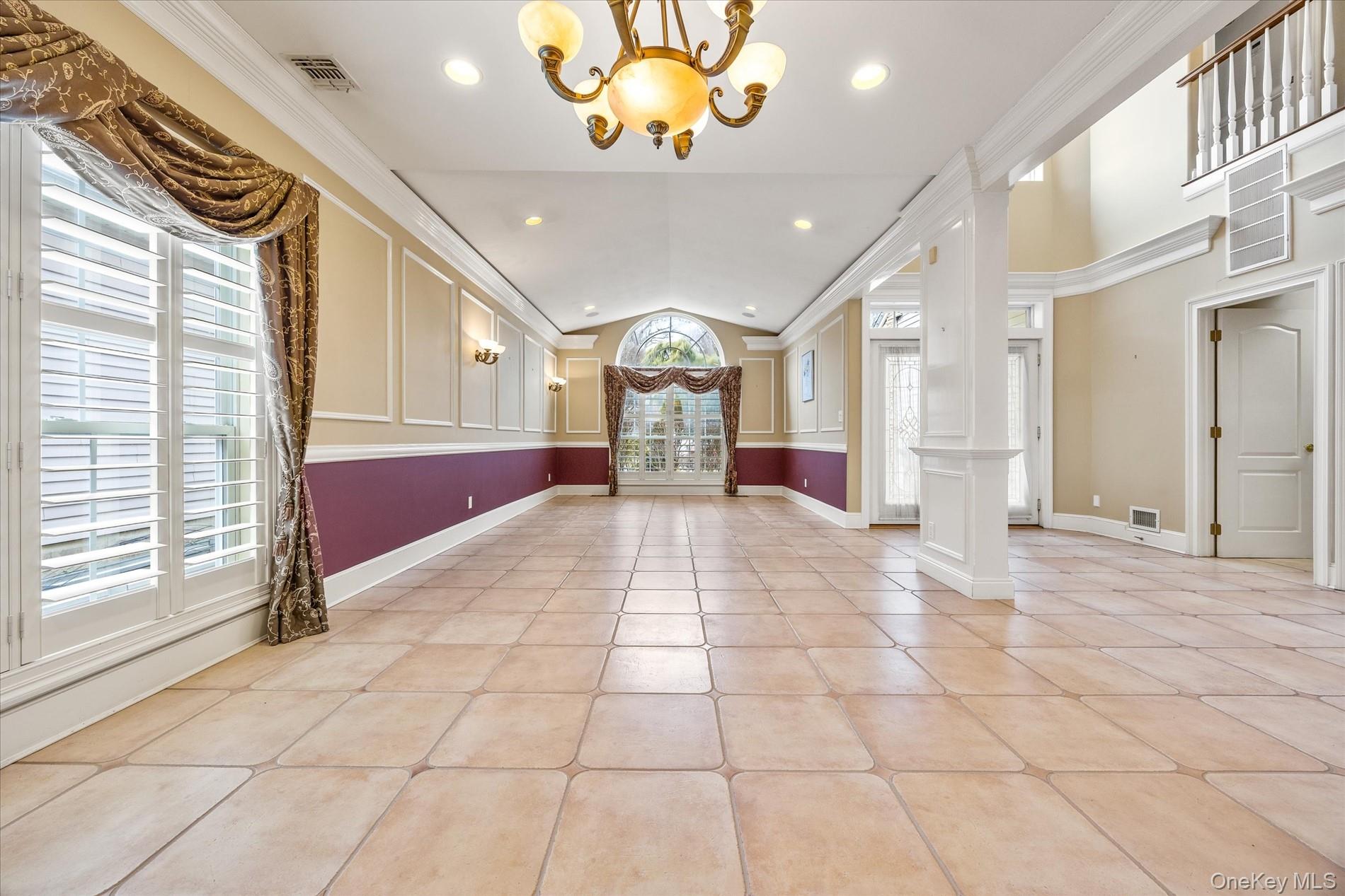 209 Windwatch Drive, Hauppauge, NY 11788