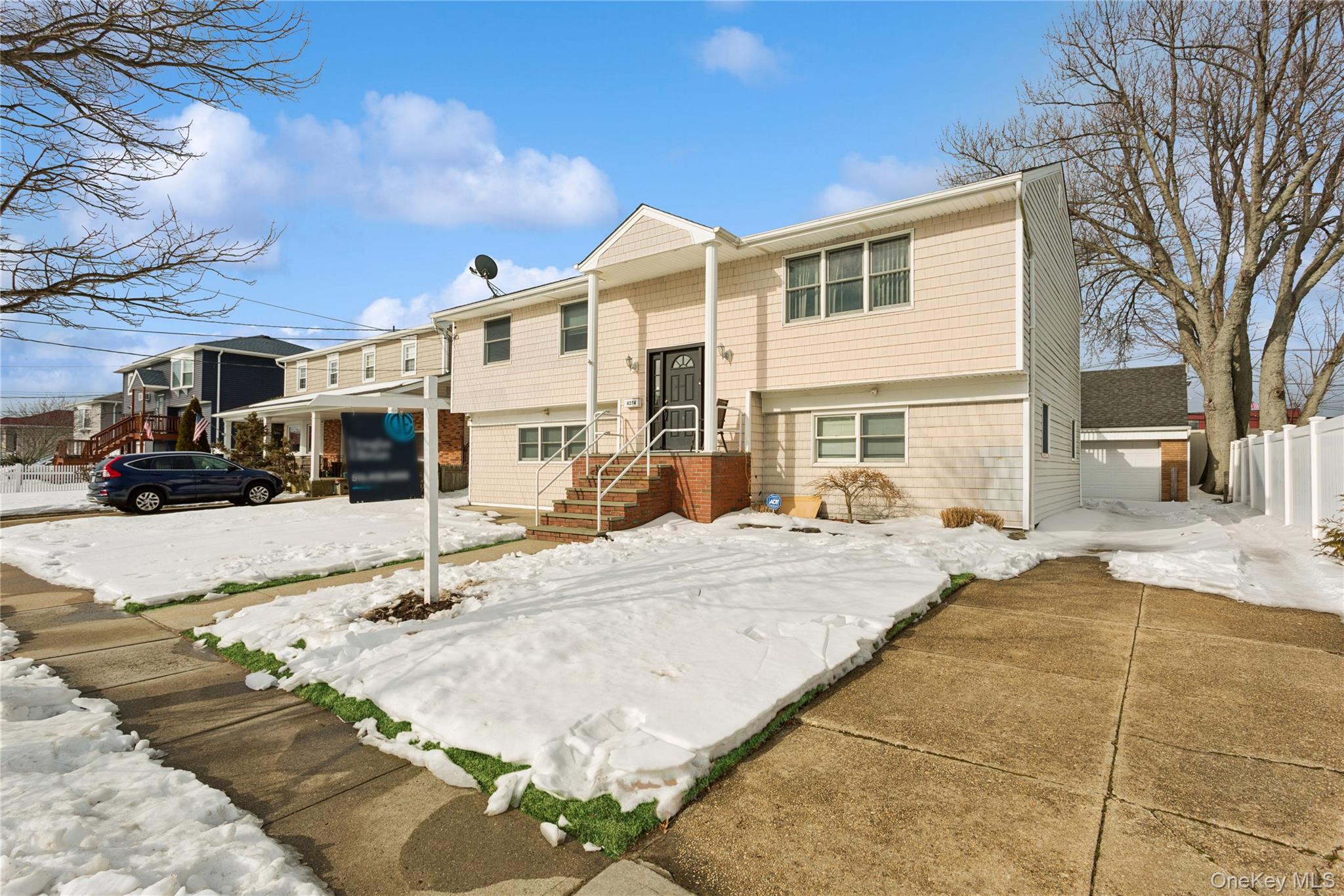 4274 Broadway, Island Park, NY 11558