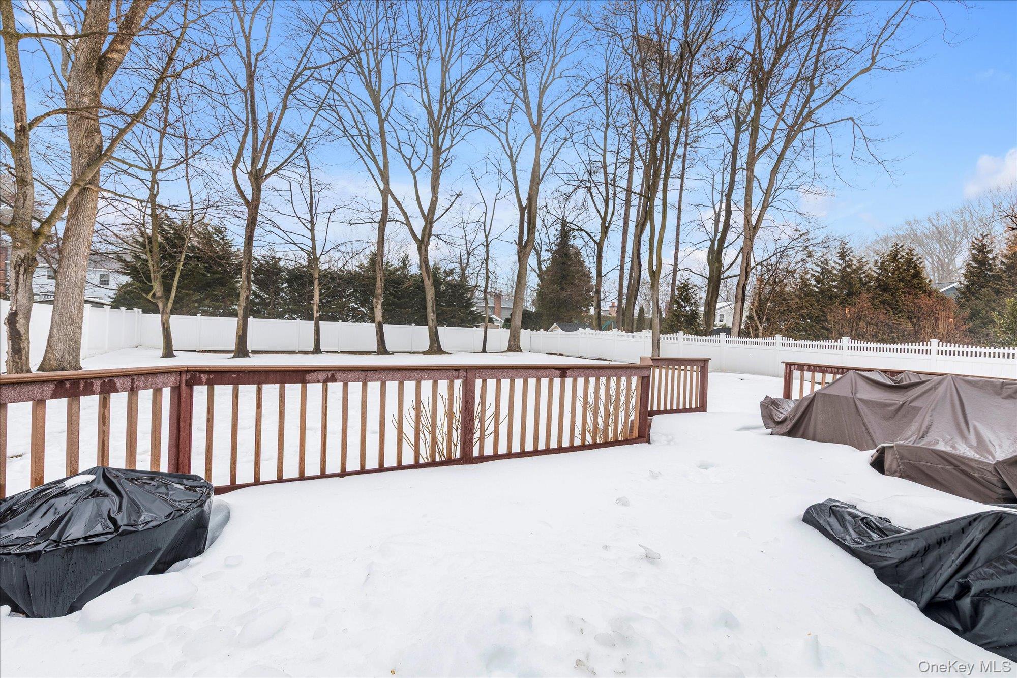 111 Cocks Lane, Locust Valley, NY 11560