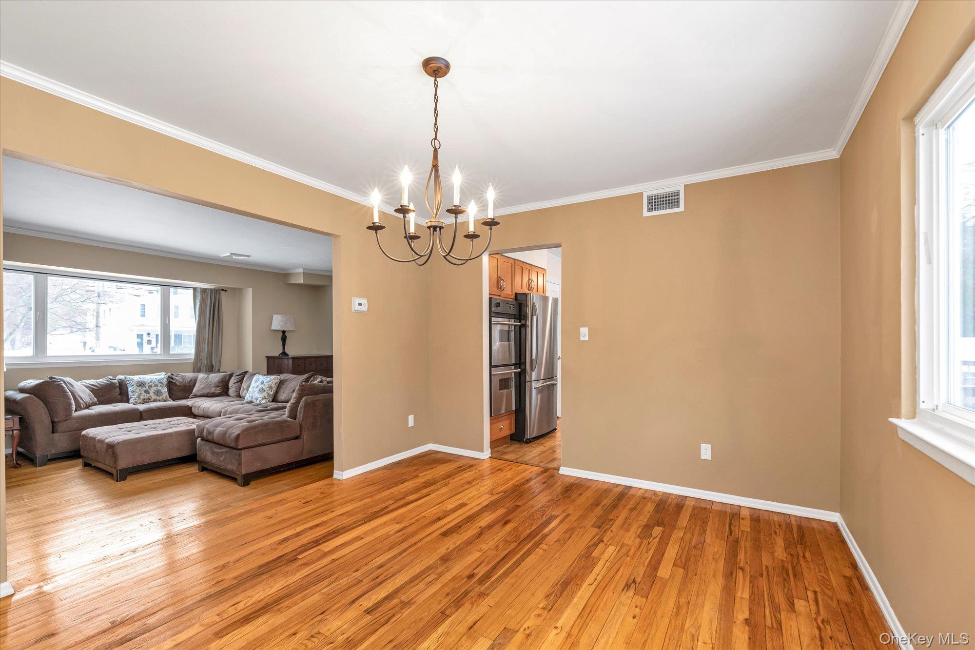 111 Cocks Lane, Locust Valley, NY 11560