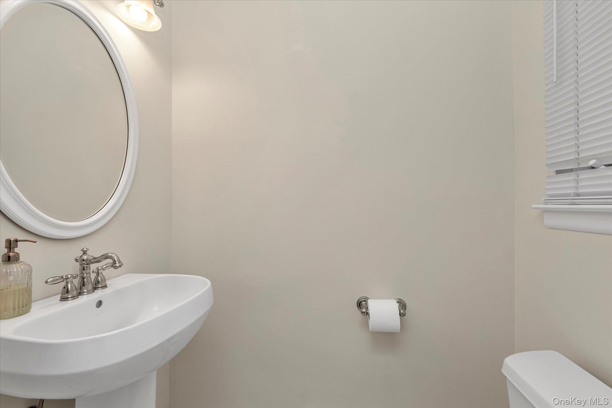 111 Cocks Lane, Locust Valley, NY 11560