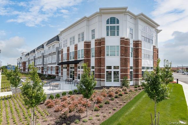 75 E Hoffman Avenue # 4087, Lindenhurst, NY 11757