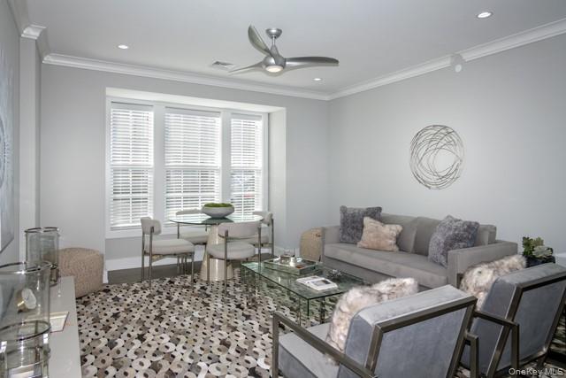 75 Circle Drive # 90-104, Central Islip, NY 11722