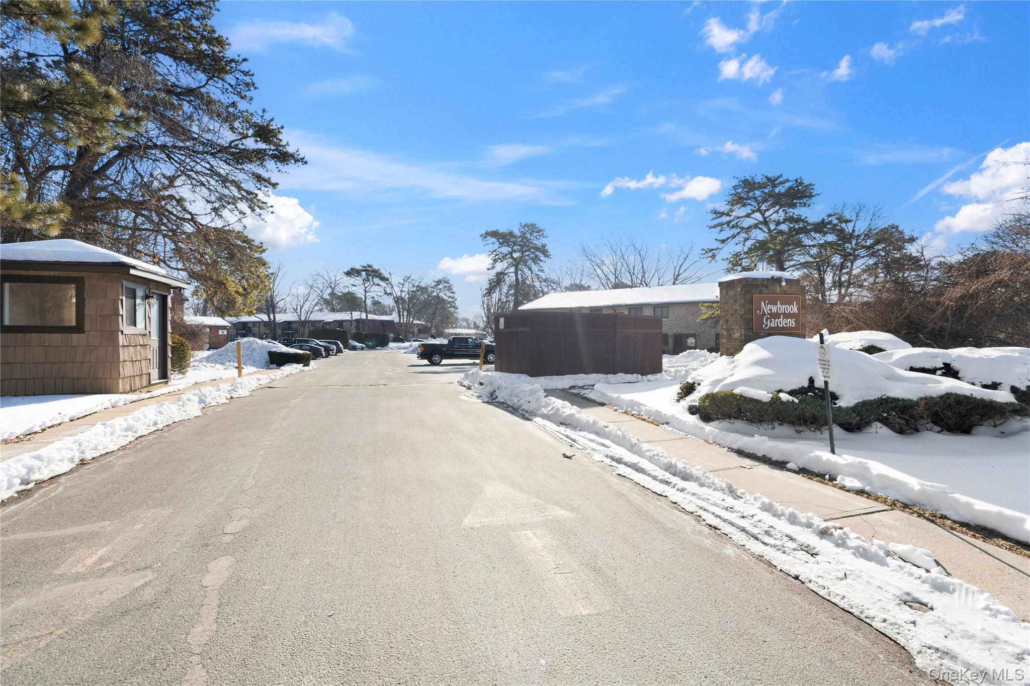 19 Newbrook # 19, Bay Shore, NY 11706