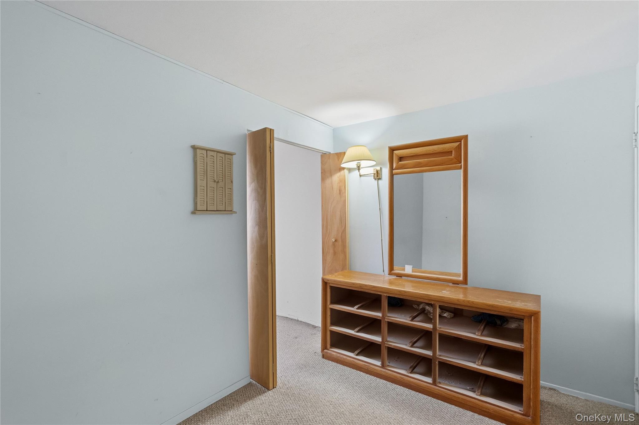 19 Newbrook # 19, Bay Shore, NY 11706