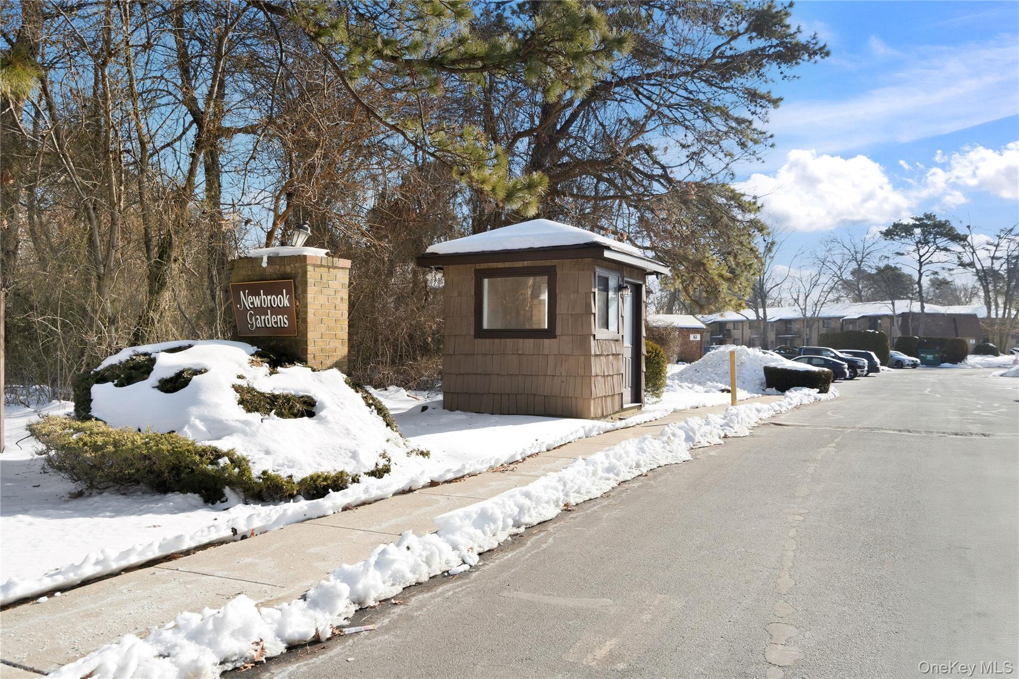 19 Newbrook # 19, Bay Shore, NY 11706