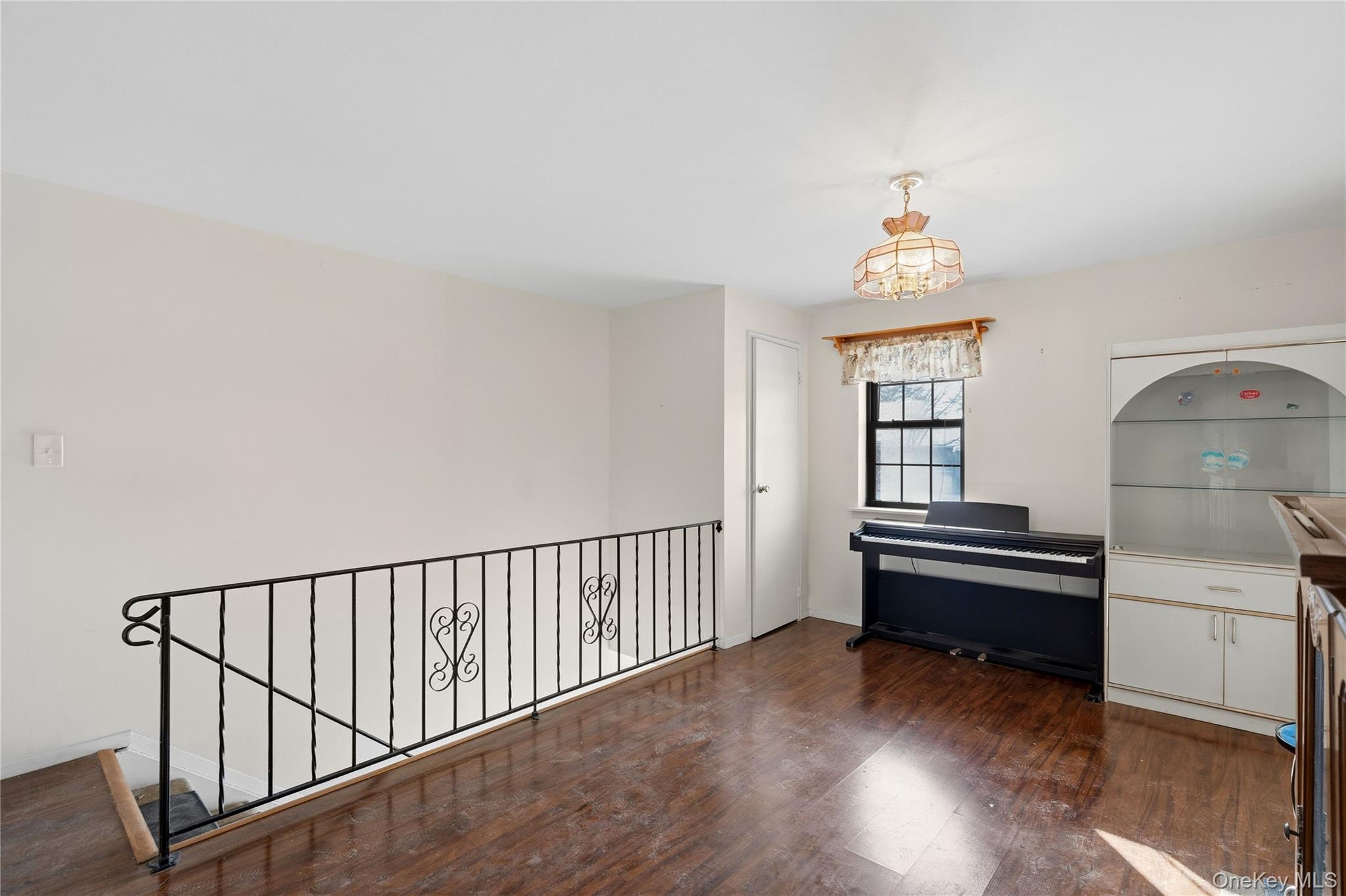 19 Newbrook # 19, Bay Shore, NY 11706