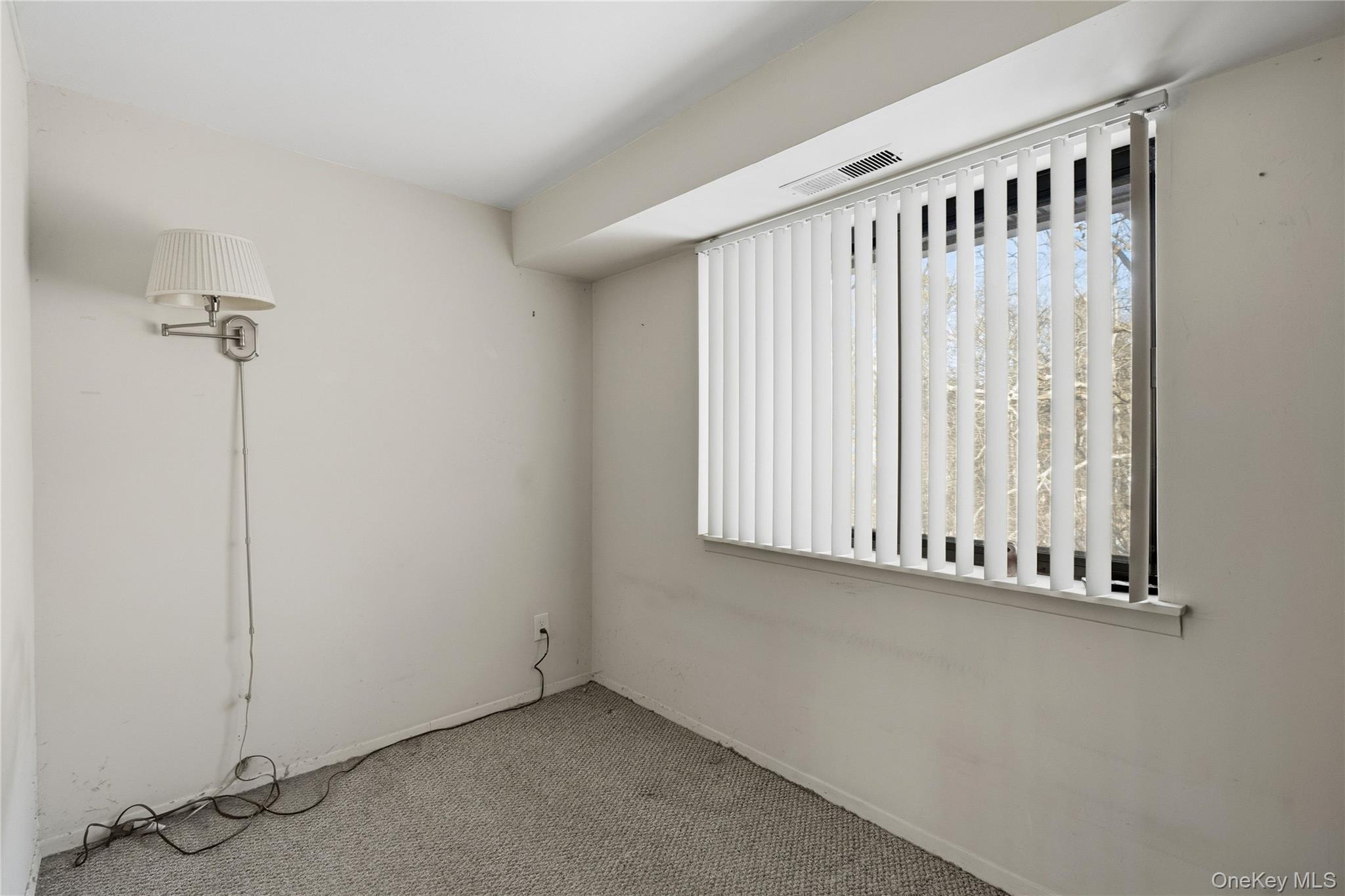 19 Newbrook # 19, Bay Shore, NY 11706