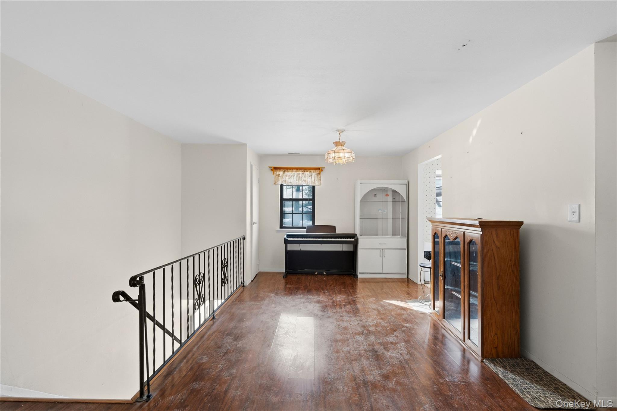 19 Newbrook # 19, Bay Shore, NY 11706