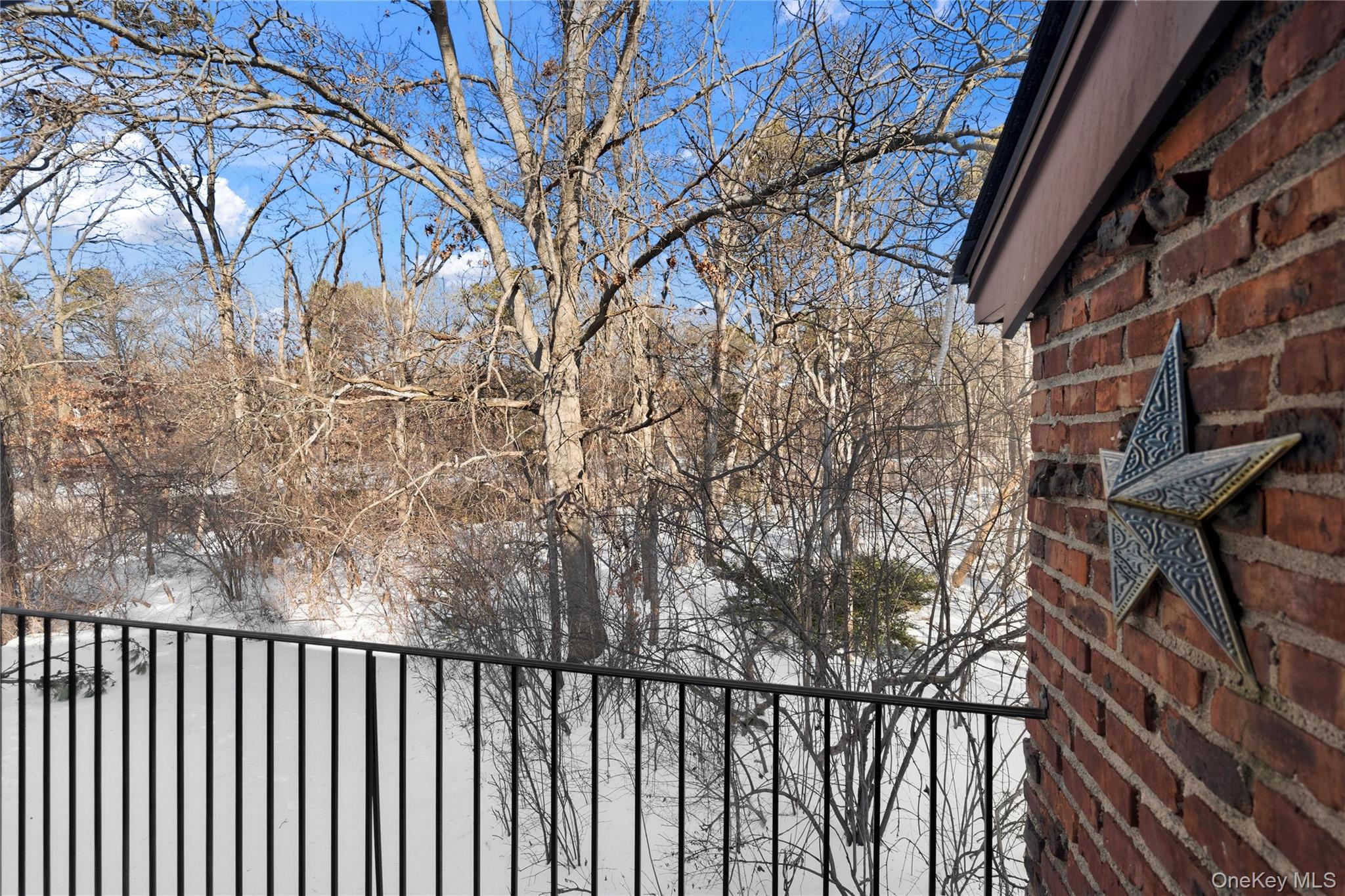 19 Newbrook # 19, Bay Shore, NY 11706