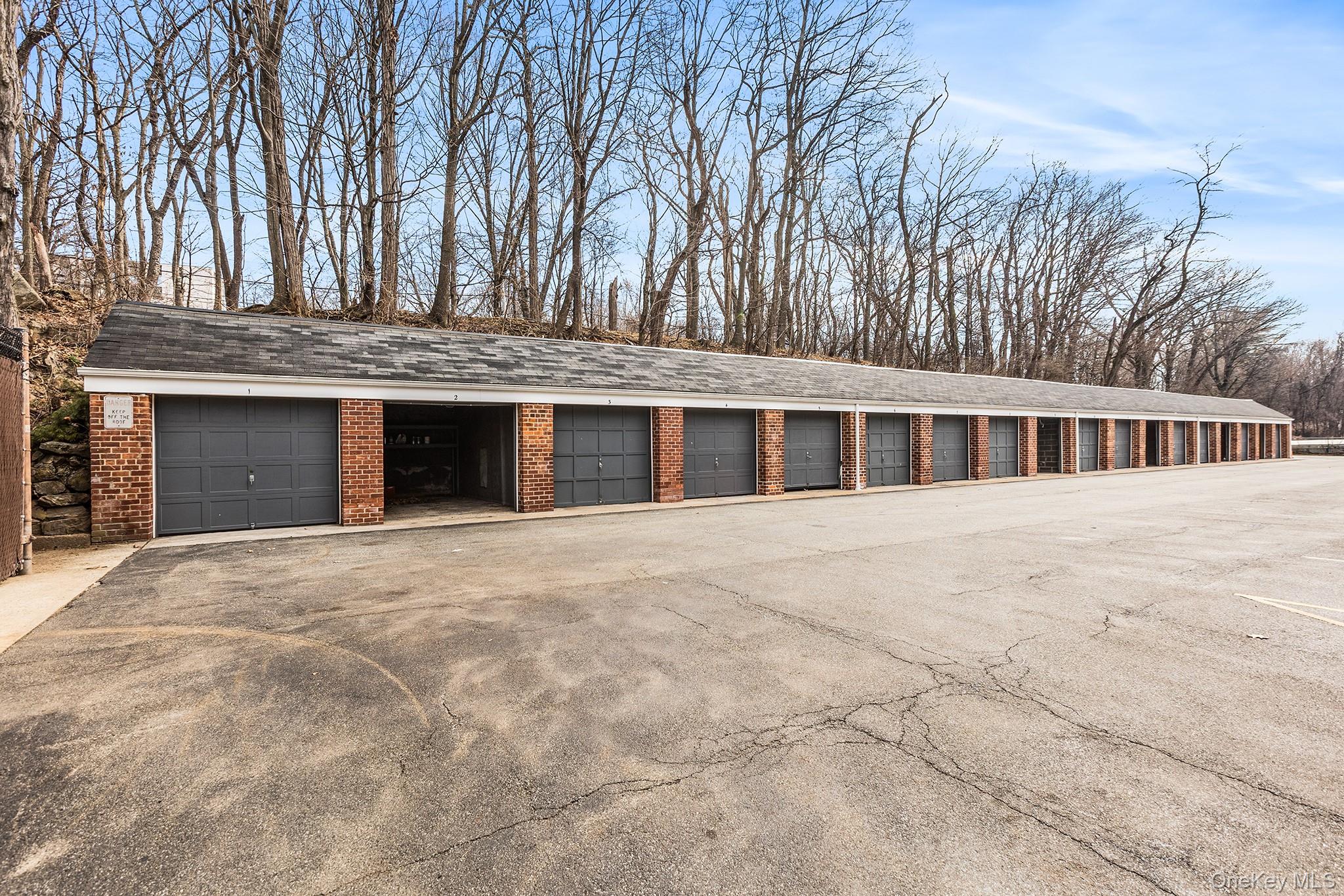 320 S Broadway # R5, Tarrytown, NY 10591