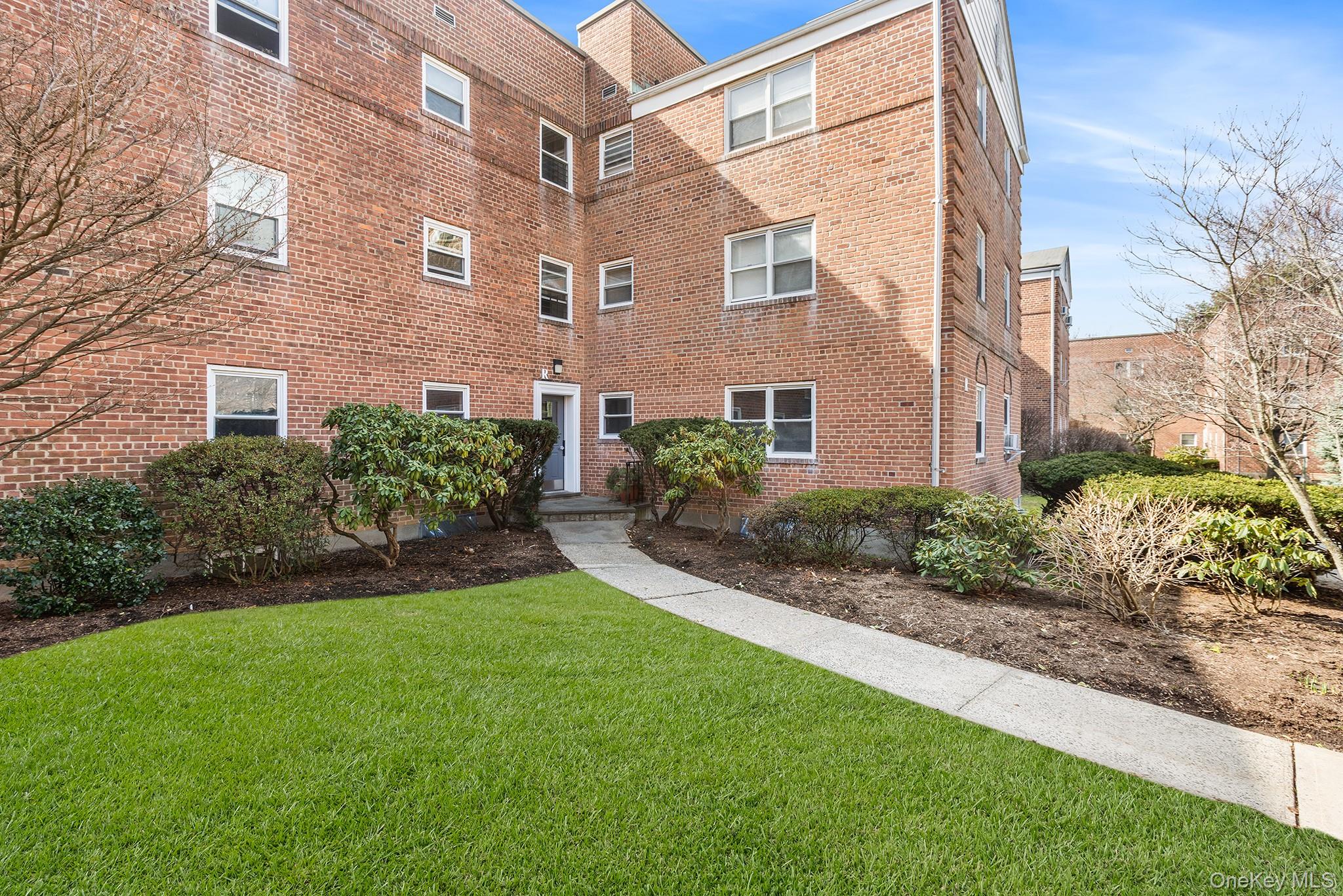 320 S Broadway # R5, Tarrytown, NY 10591