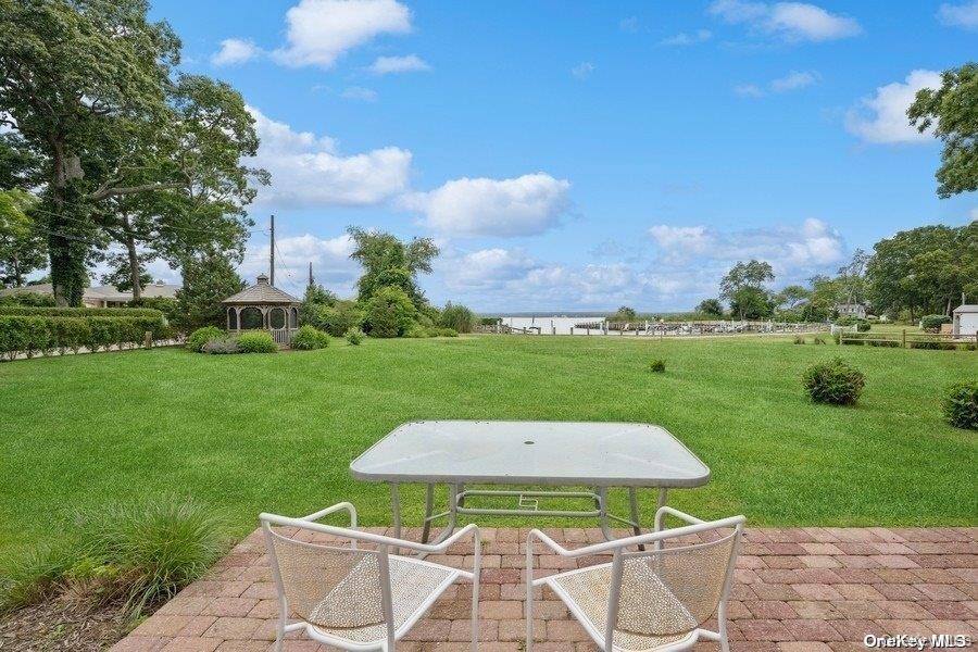 5 Leafy Way, Aquebogue, NY 11931