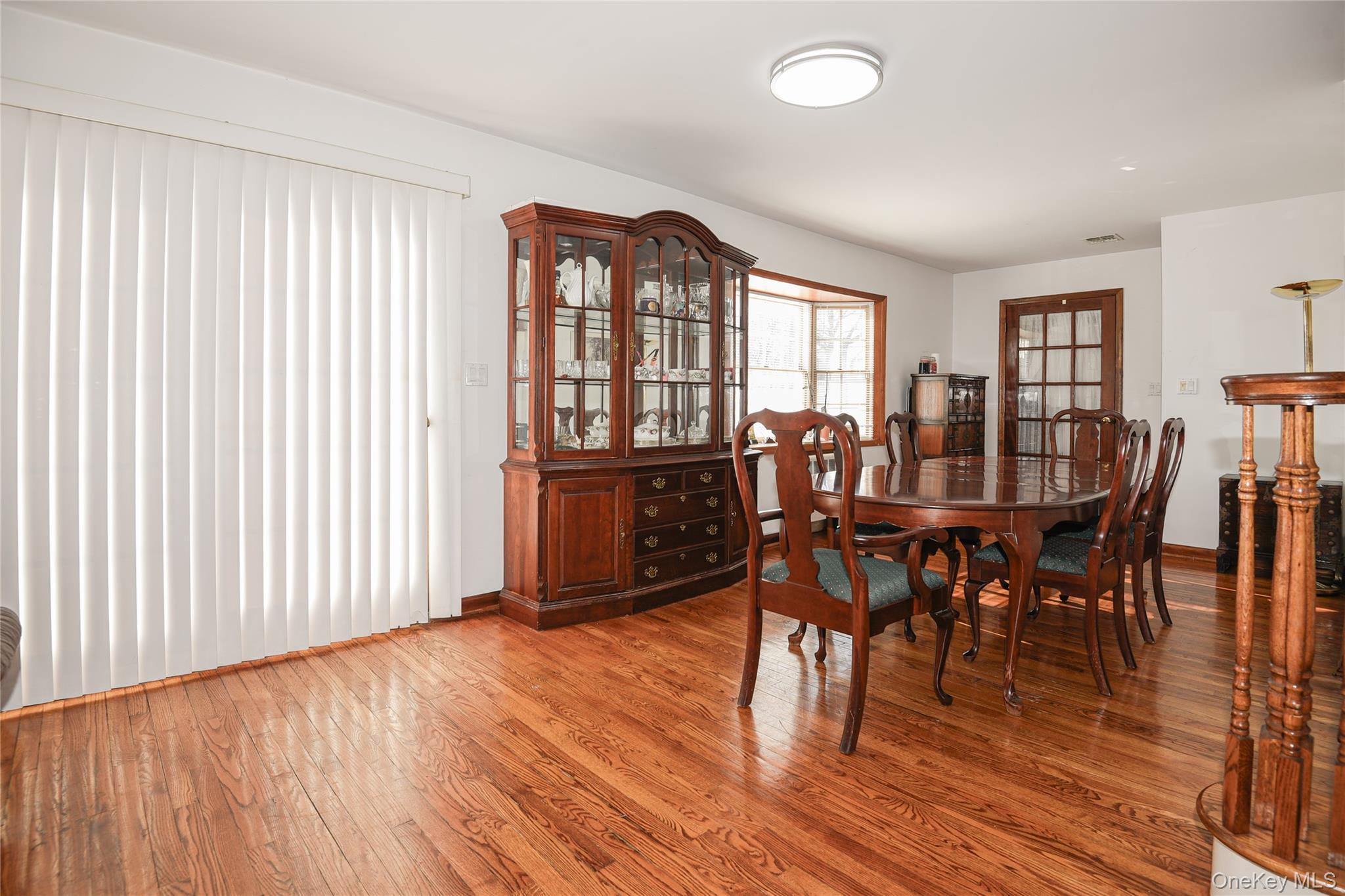 25 Westbury Avenue, Plainview, NY 11803