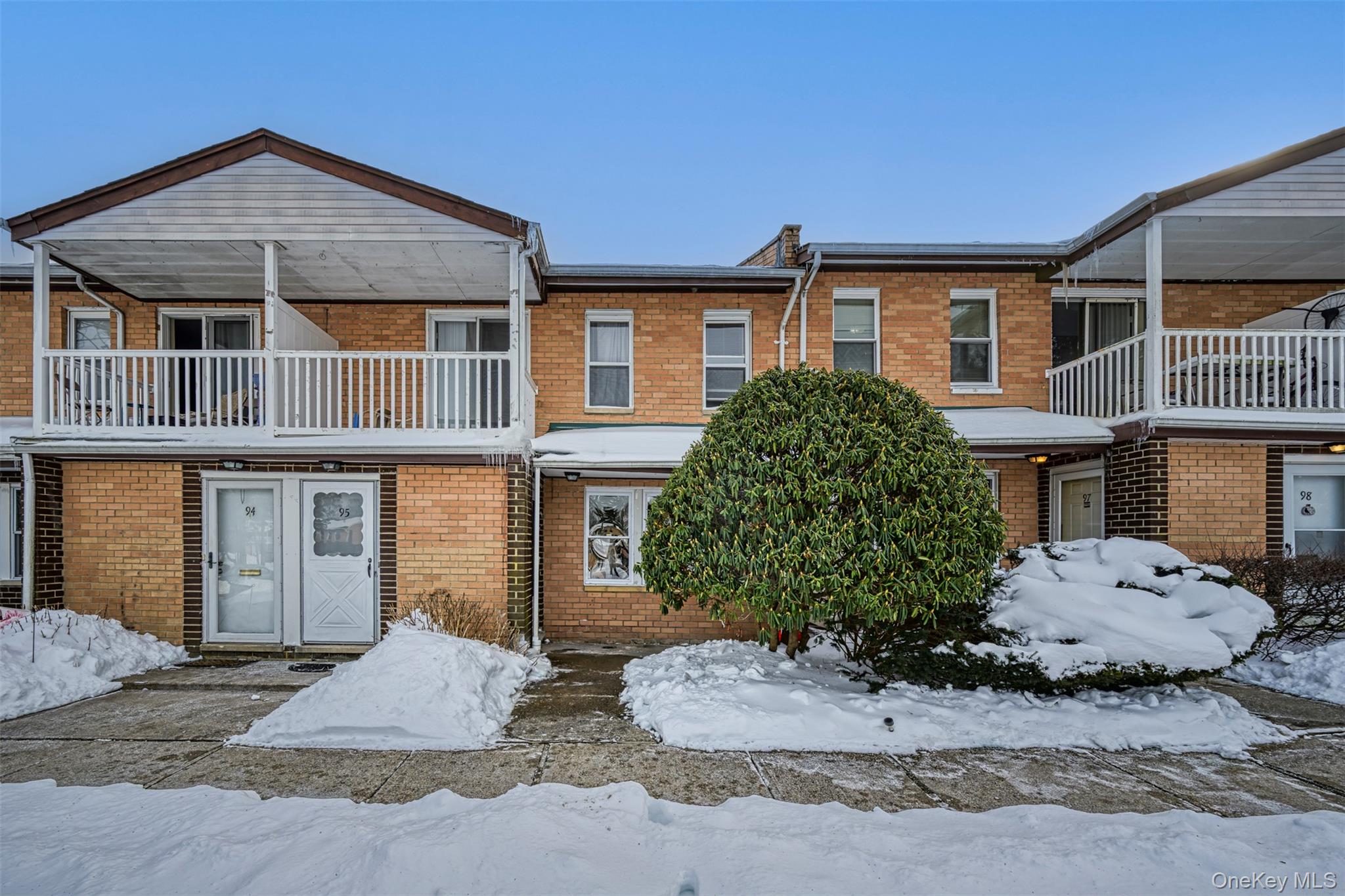 96 Artist Lake Drive, Middle Island, NY 11953