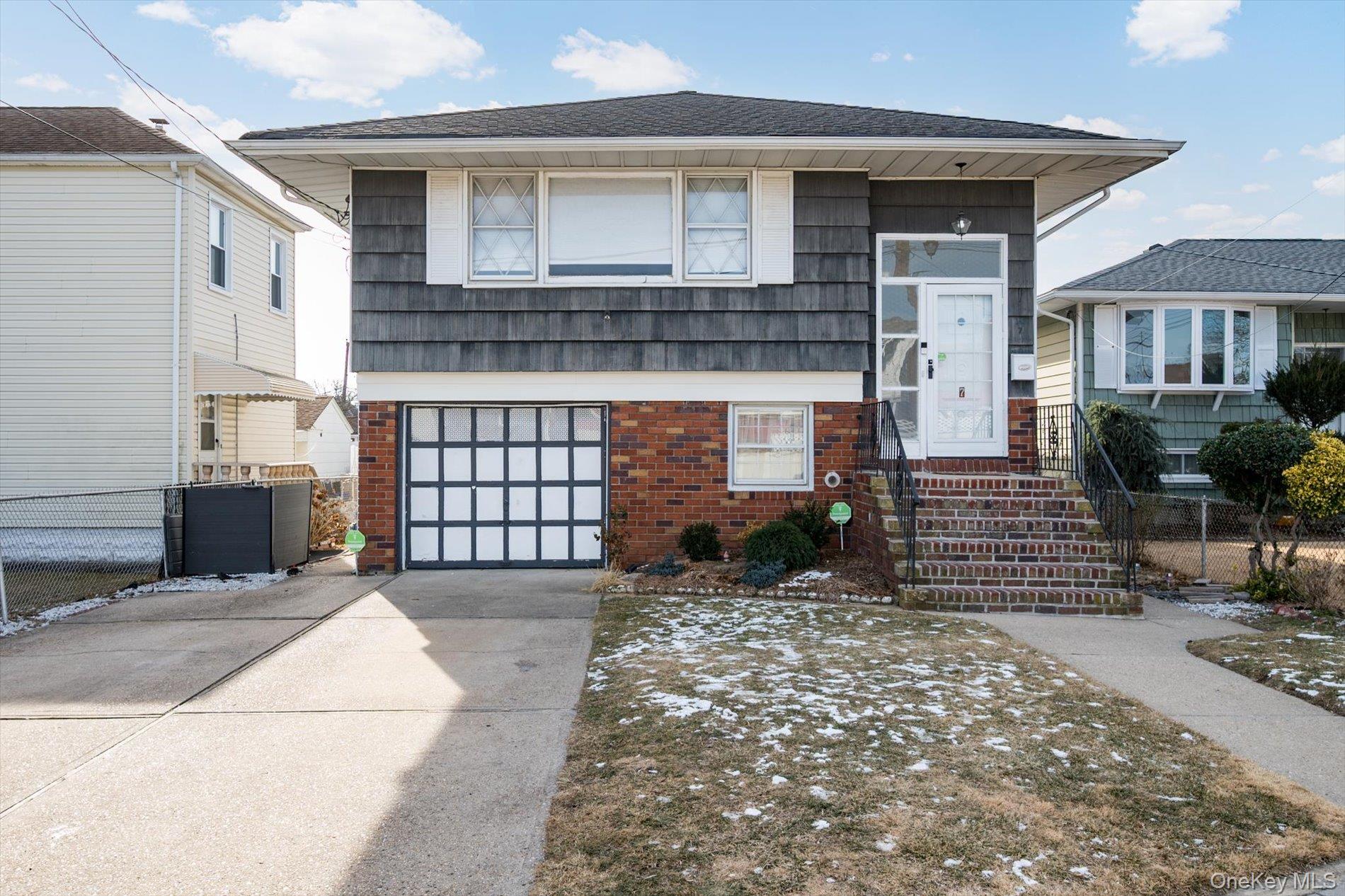 7 Stein Street, Valley Stream, NY 11580