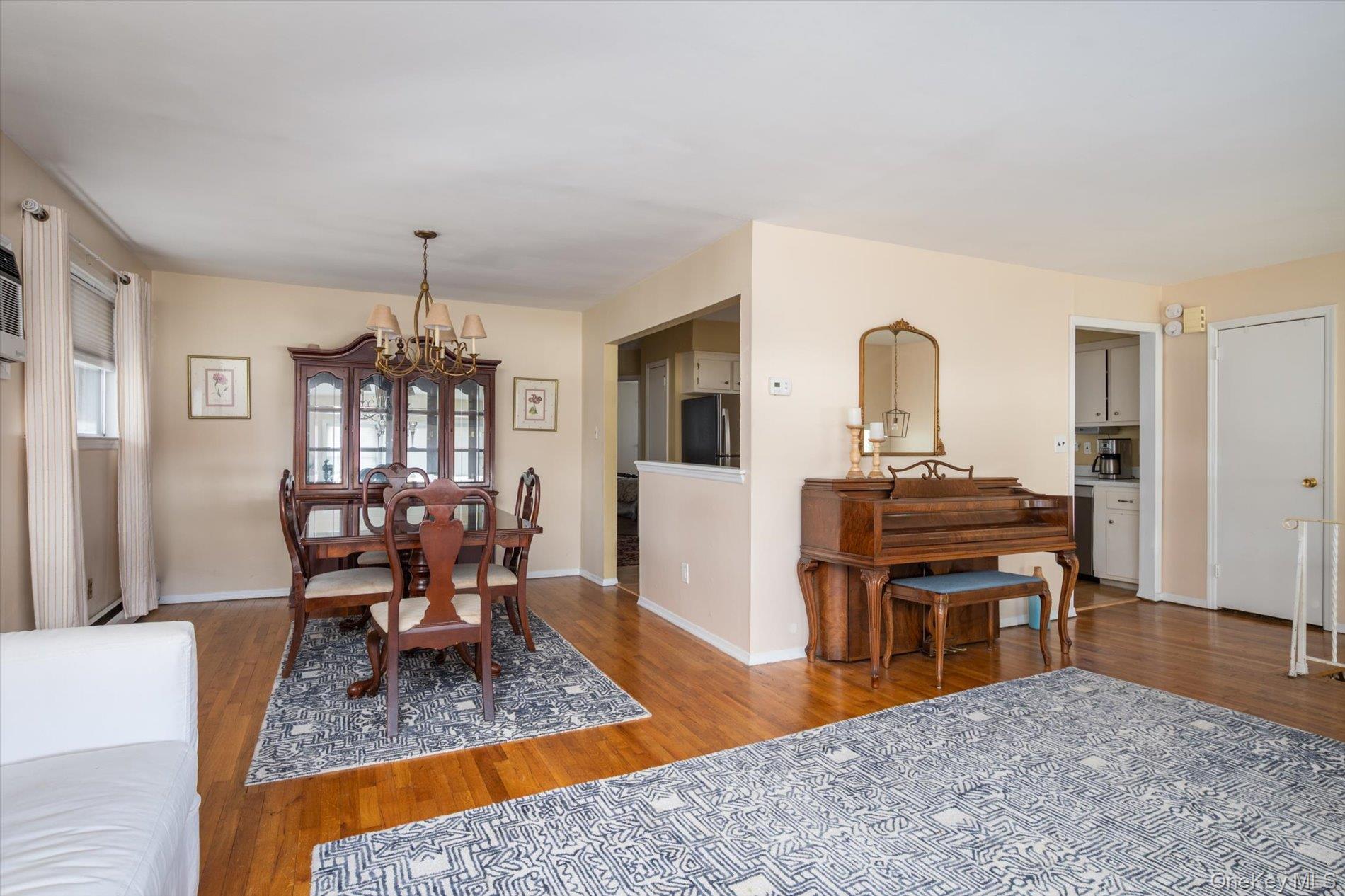 7 Stein Street, Valley Stream, NY 11580