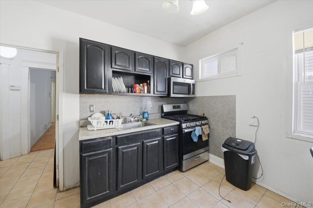 233 S 5th Avenue, Mount Vernon, NY 10550