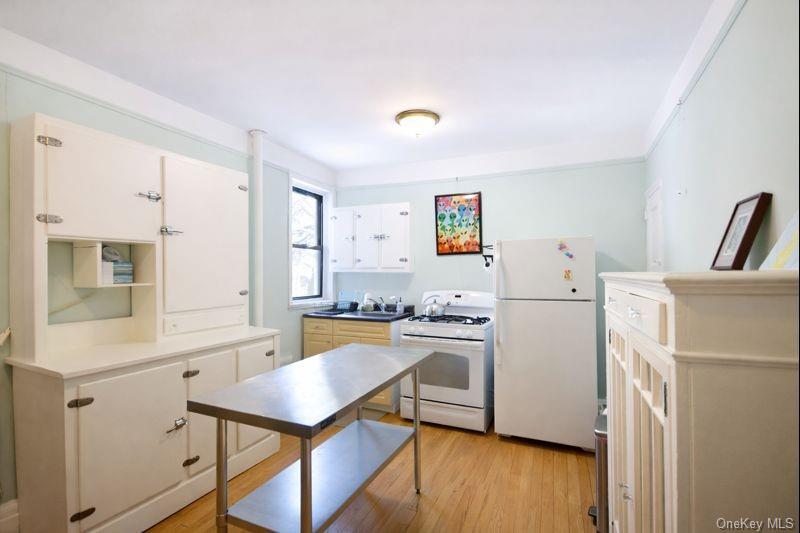 1080 Warburton Avenue Warburton # 3G, Yonkers, NY 10701