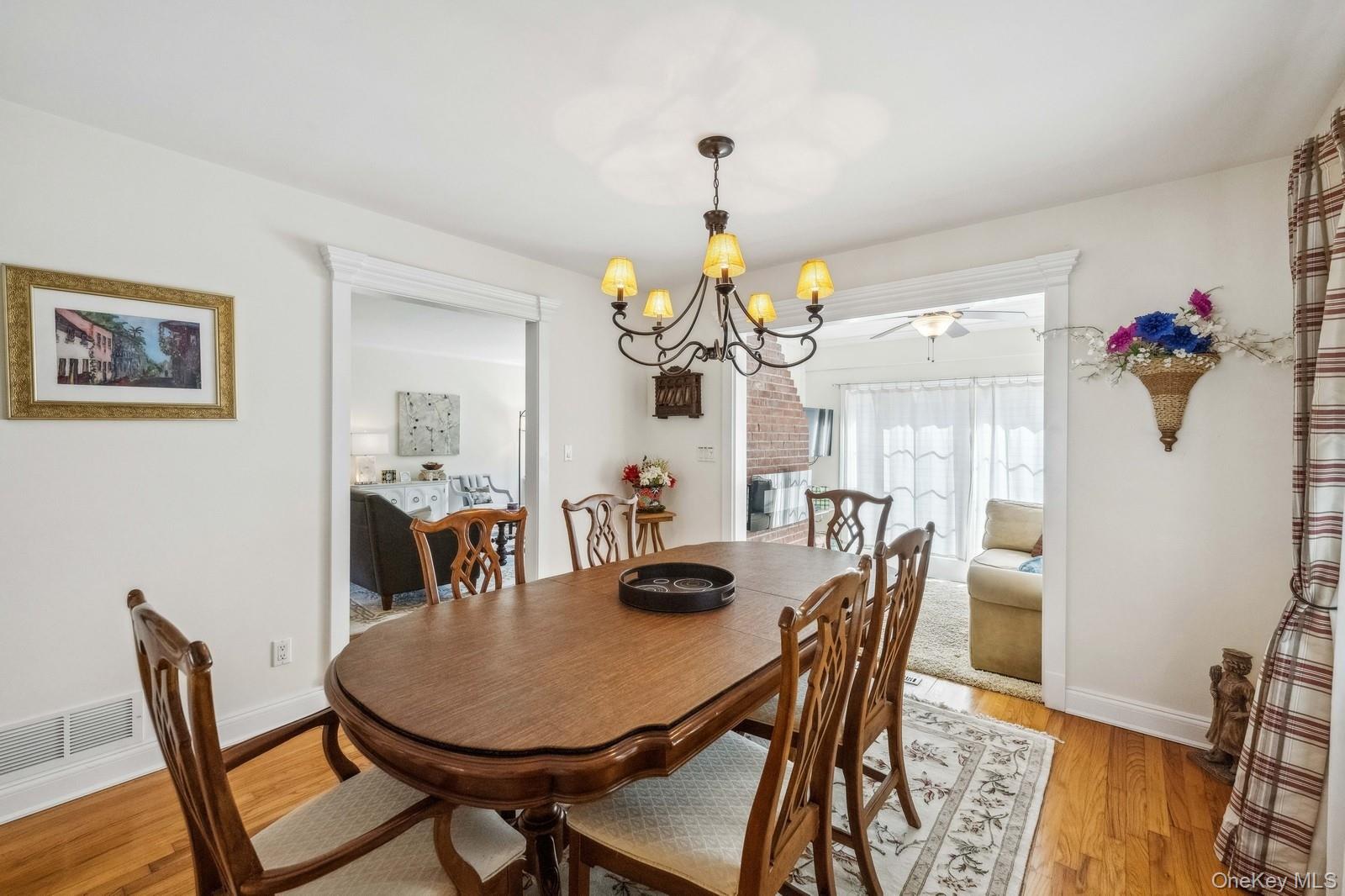 7 Linda Lane, Hampton Bays, NY 11946