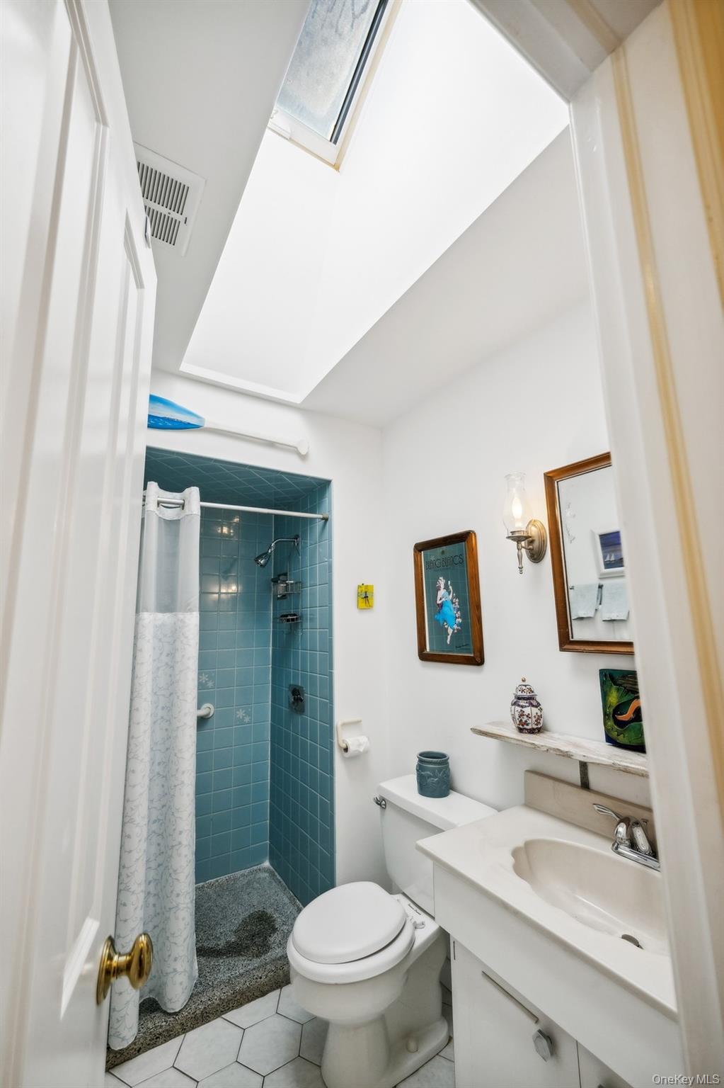 7 Linda Lane, Hampton Bays, NY 11946