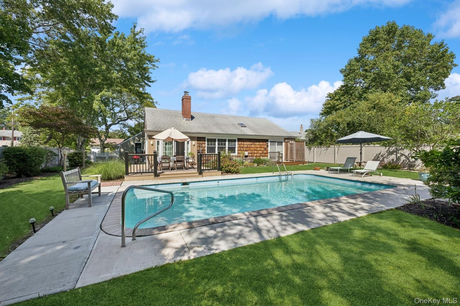 7 Linda Lane, Hampton Bays, NY 11946