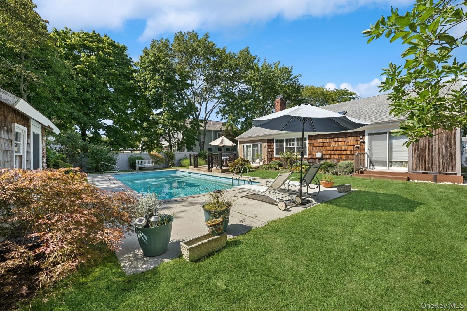 7 Linda Lane, Hampton Bays, NY 11946