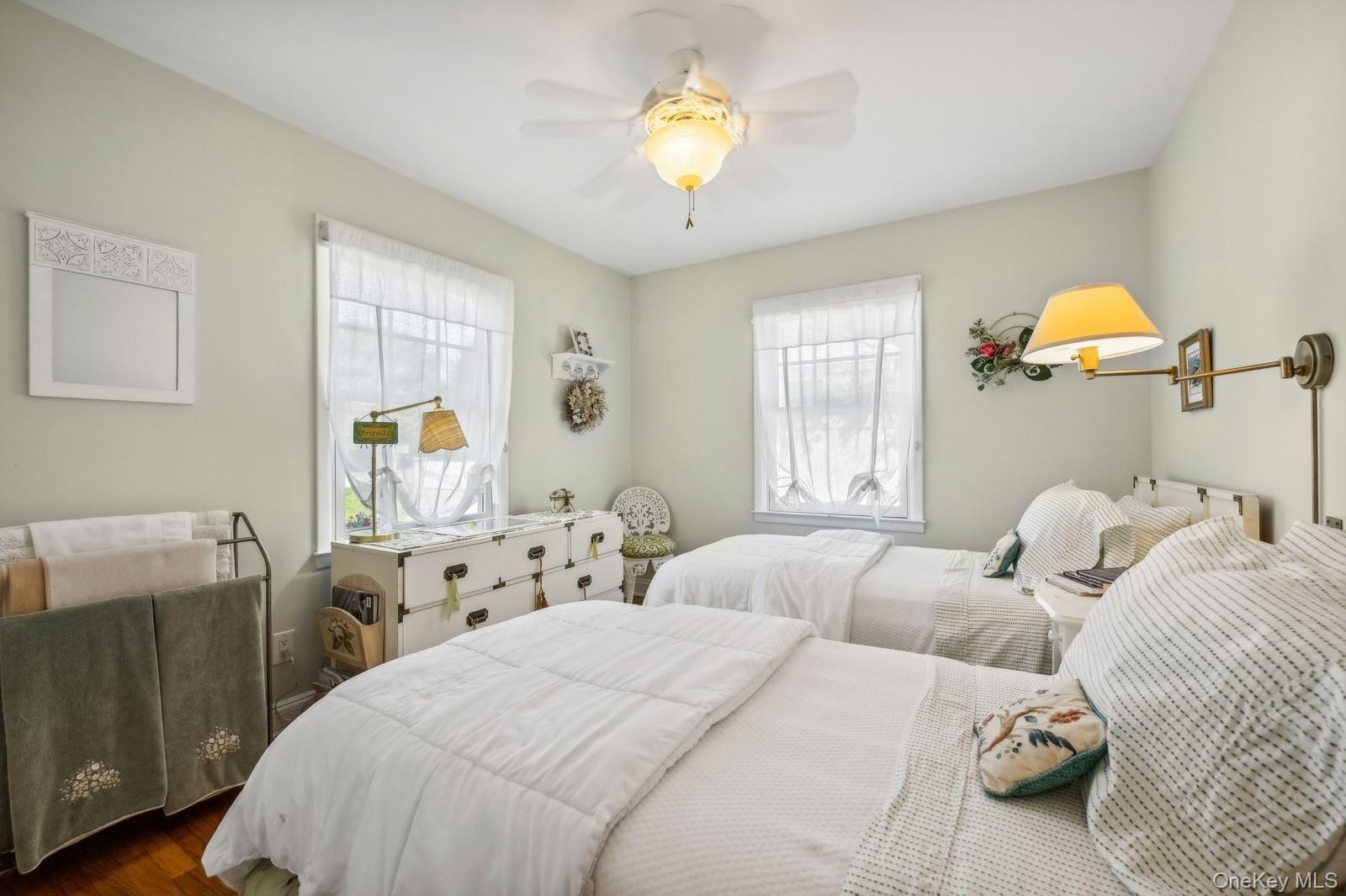 7 Linda Lane, Hampton Bays, NY 11946