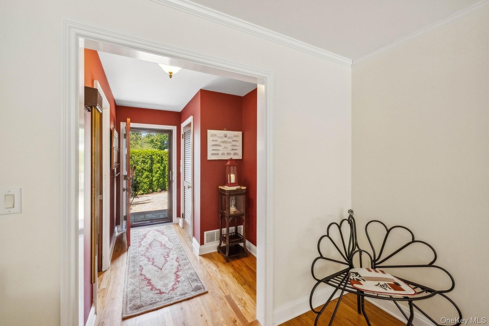 7 Linda Lane, Hampton Bays, NY 11946