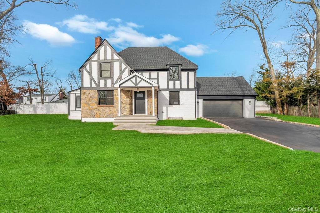 15 Bayview Street E, Massapequa, NY 11758