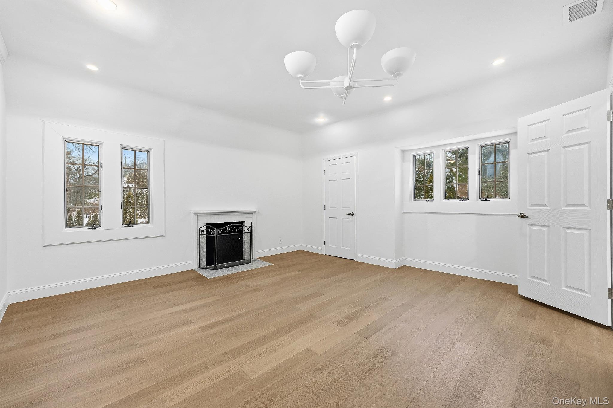 2 Wynmor Road, Scarsdale, NY 10583