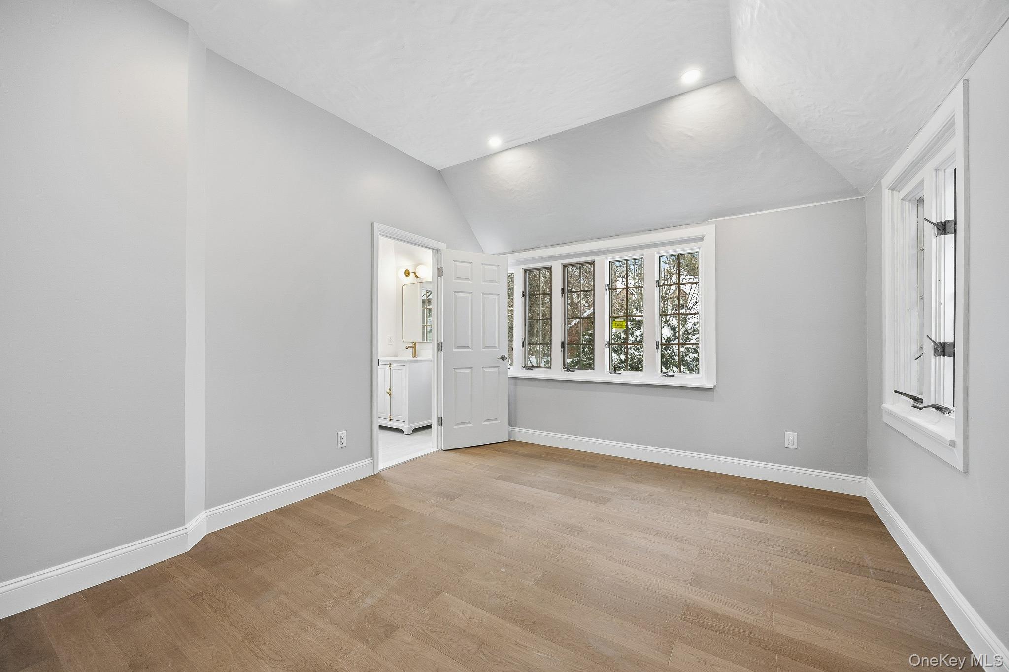 2 Wynmor Road, Scarsdale, NY 10583