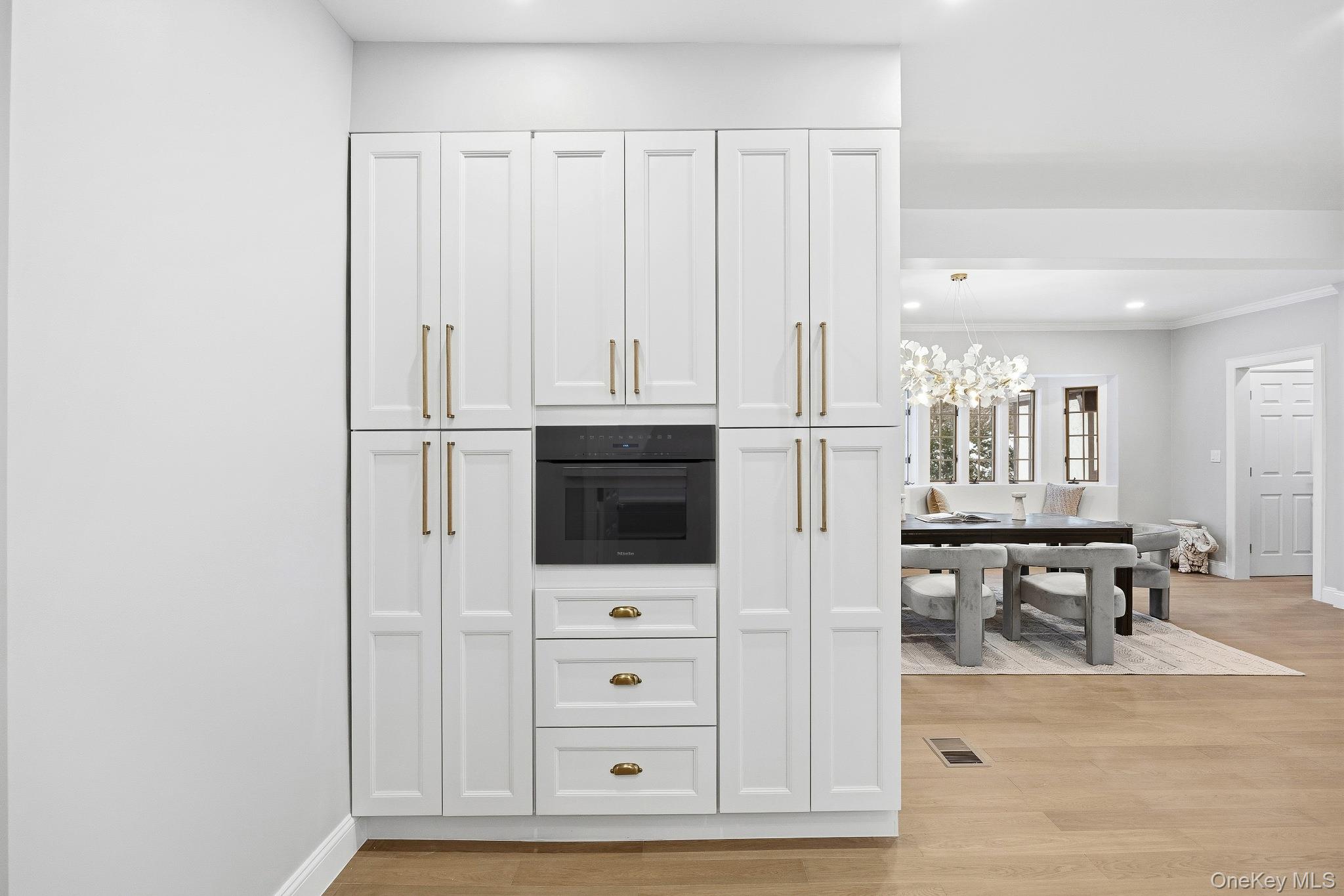 2 Wynmor Road, Scarsdale, NY 10583