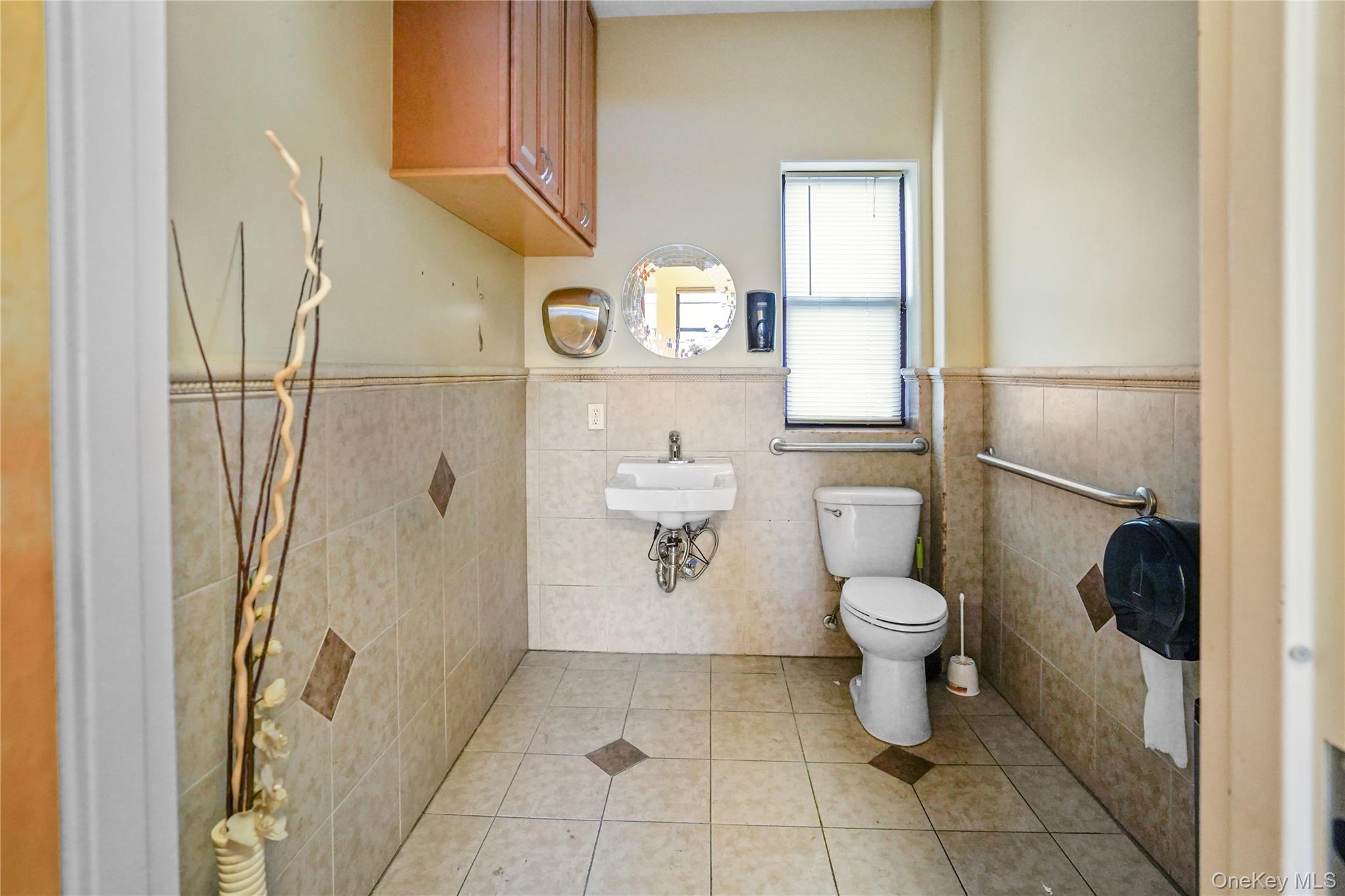 16040 78th Road # 200, Fresh Meadows, NY 11366