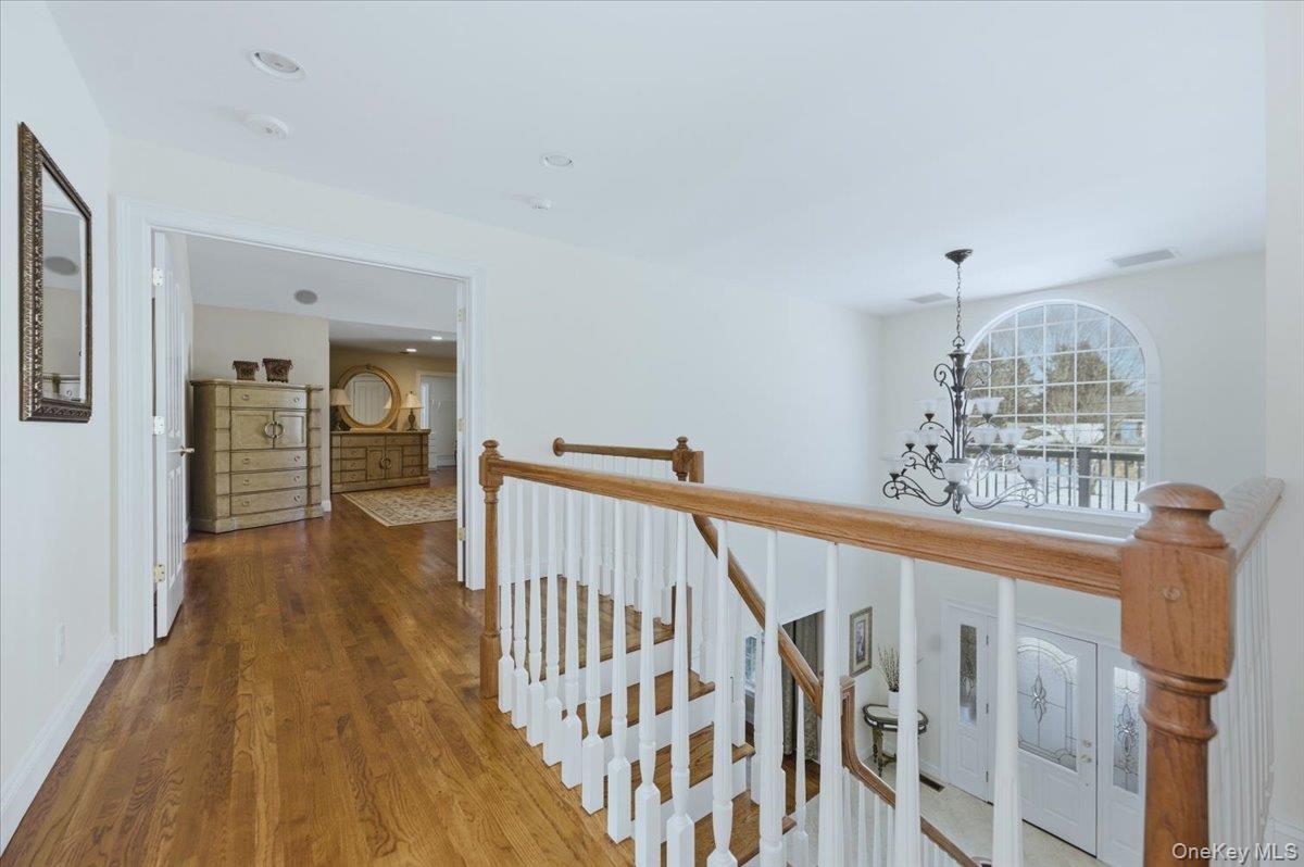 8 Hilltop Drive, Yorktown Heights, NY 10598