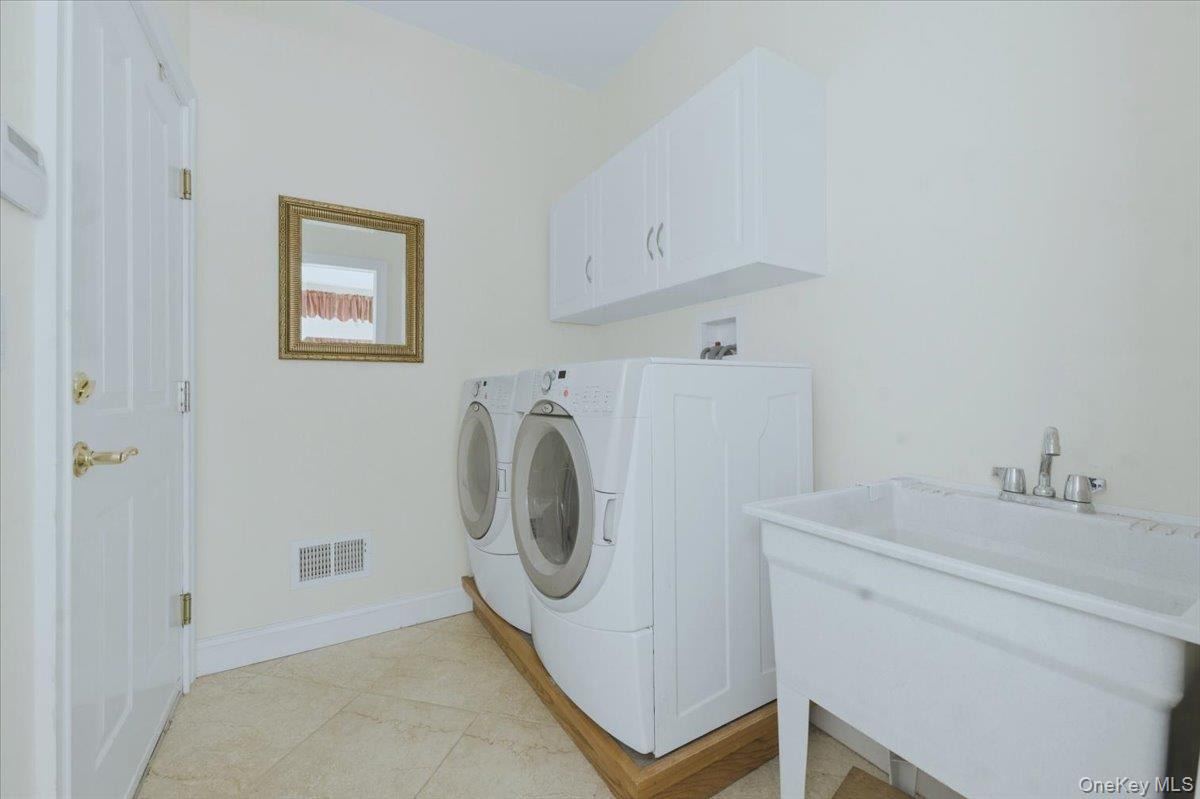 8 Hilltop Drive, Yorktown Heights, NY 10598