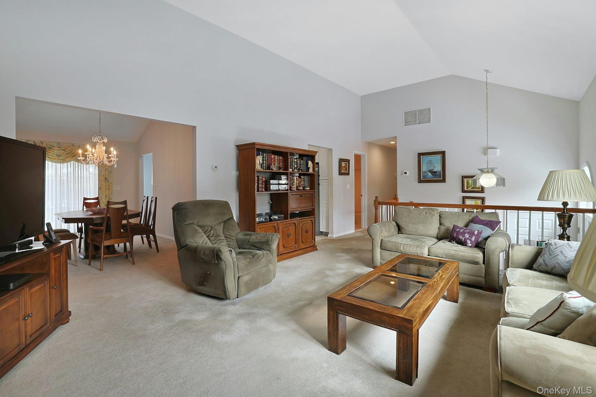 31 W Linwood Street, Valhalla, NY 10595