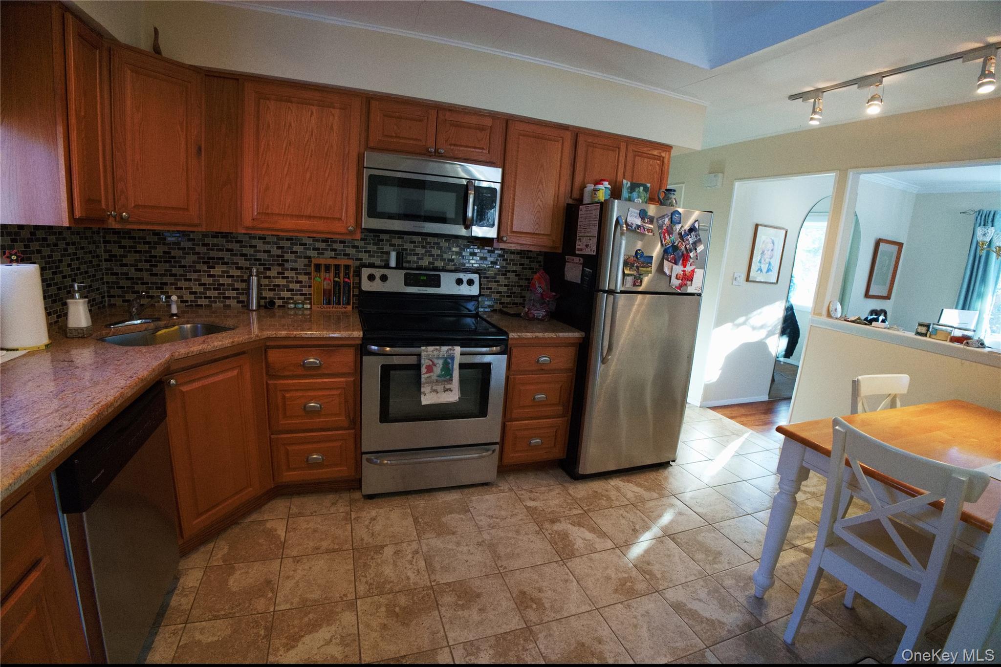 215 Lakeside Trail, Ridge, NY 11961