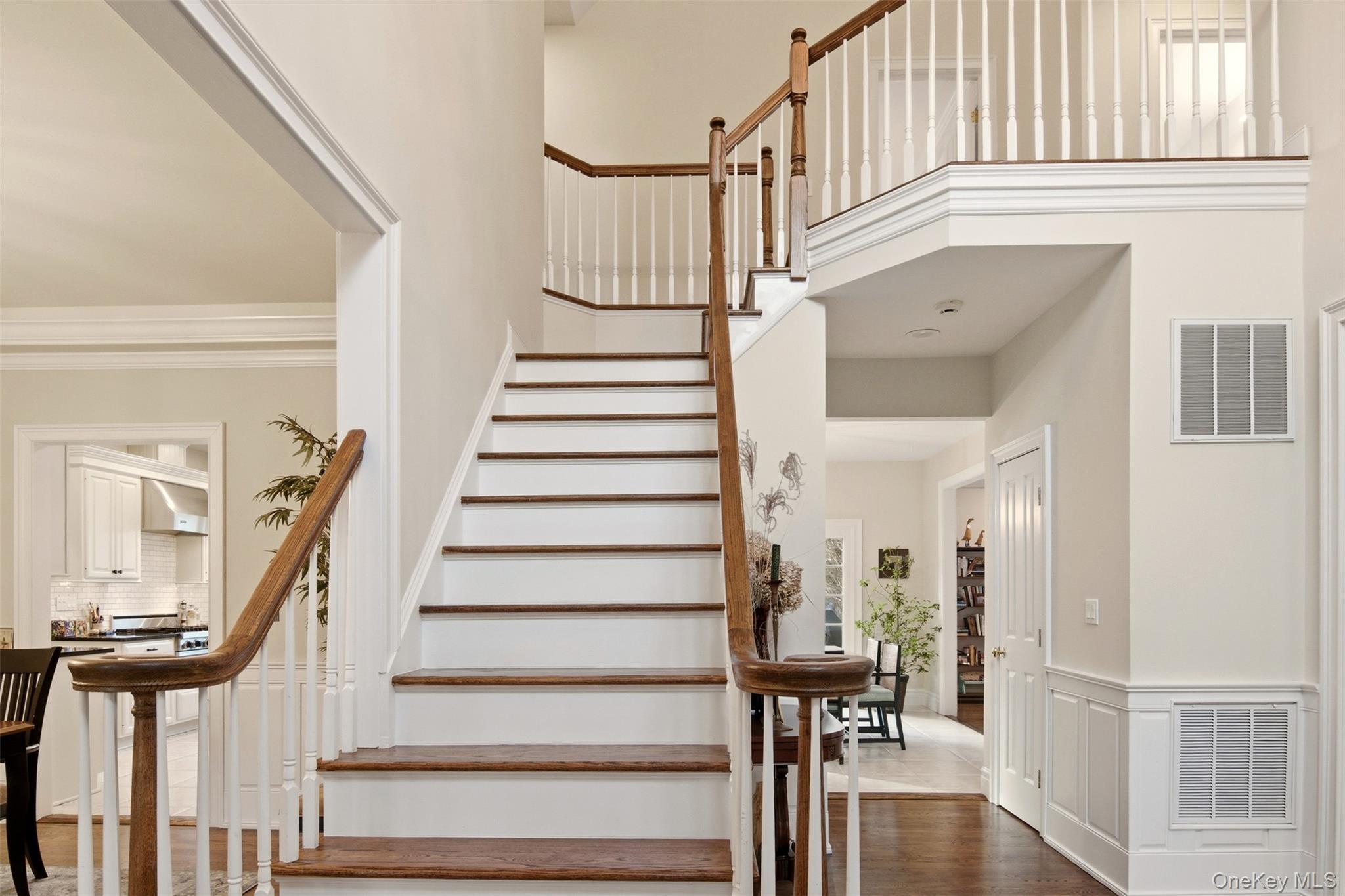 4 Daniel Way, Setauket, NY 11733