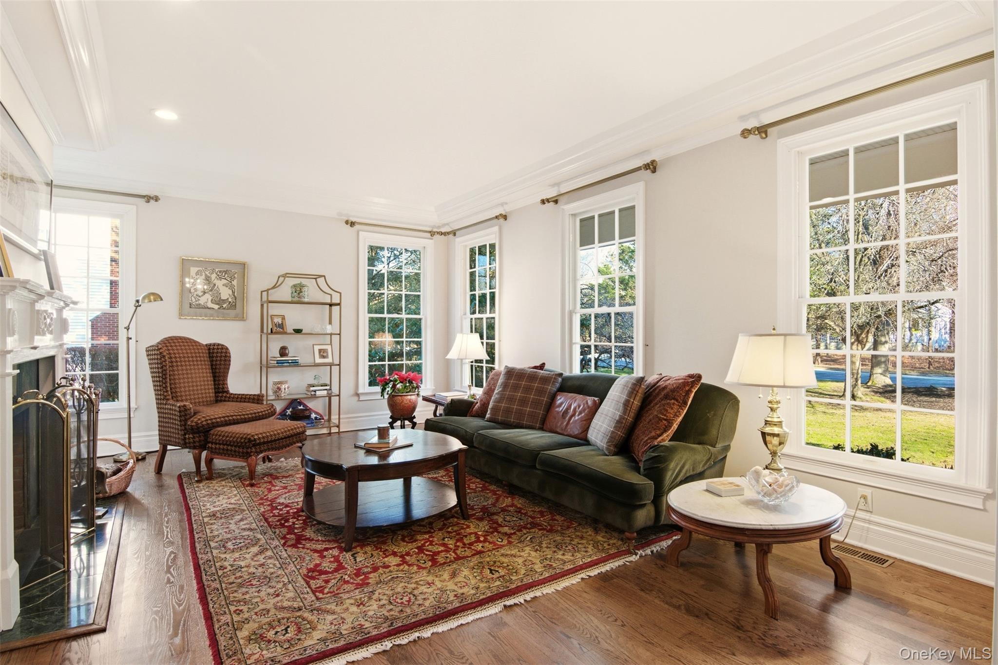 4 Daniel Way, Setauket, NY 11733