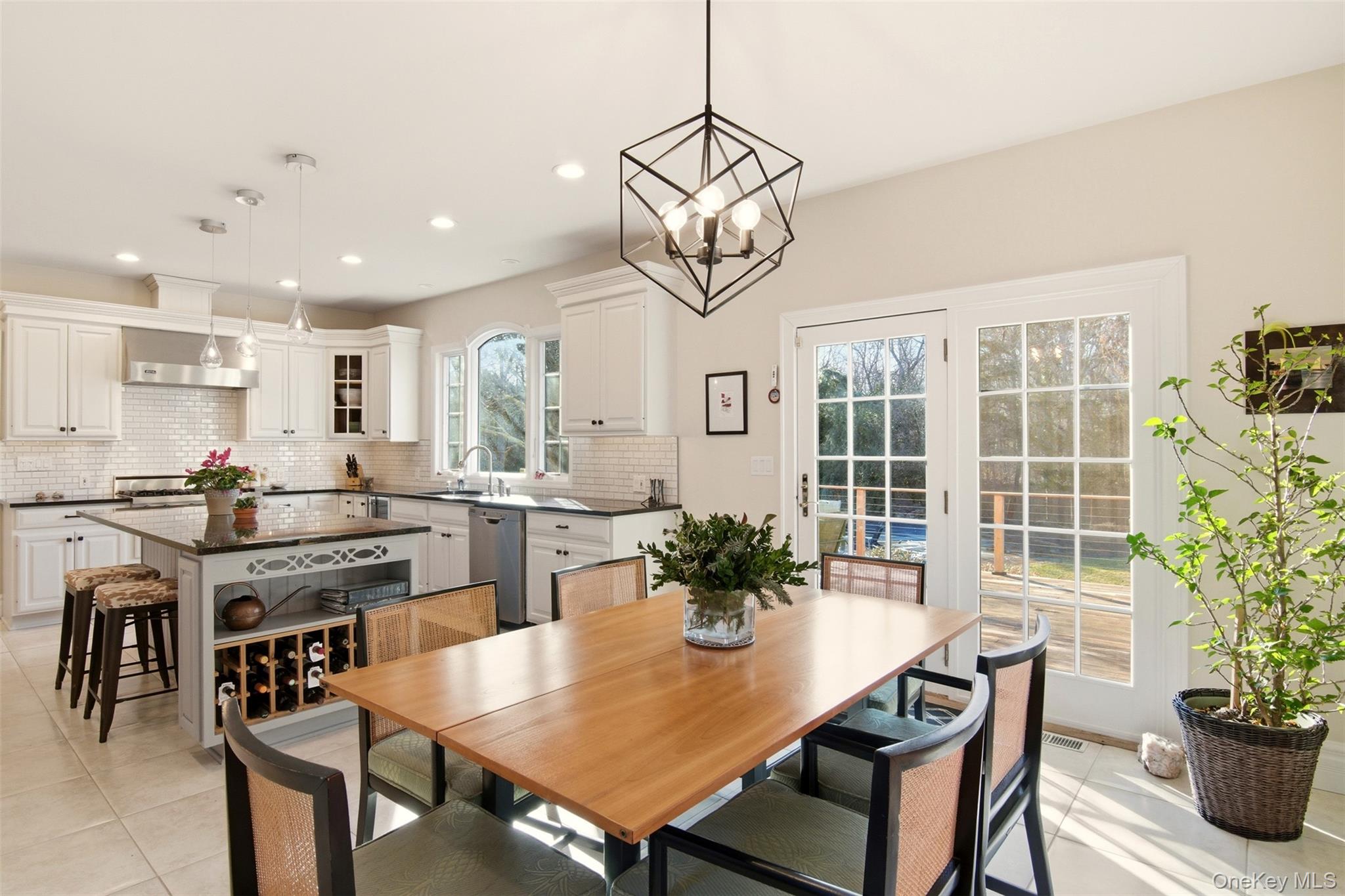 4 Daniel Way, Setauket, NY 11733