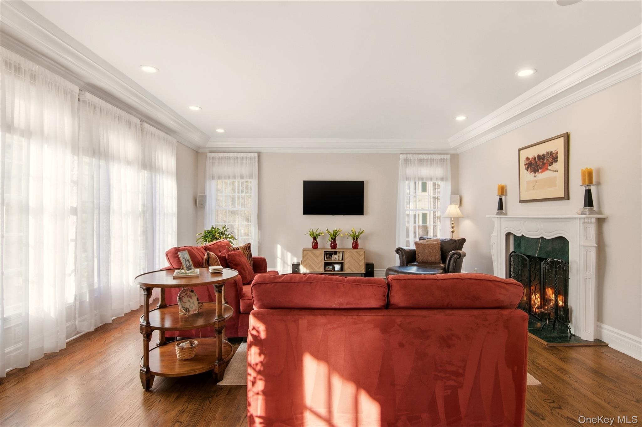 4 Daniel Way, Setauket, NY 11733