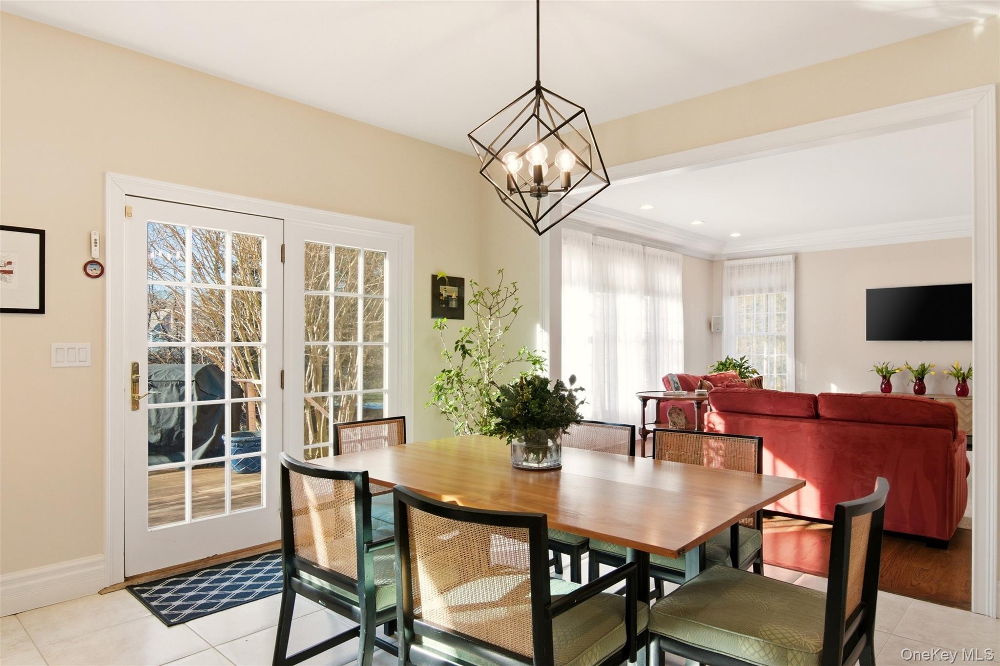 4 Daniel Way, Setauket, NY 11733