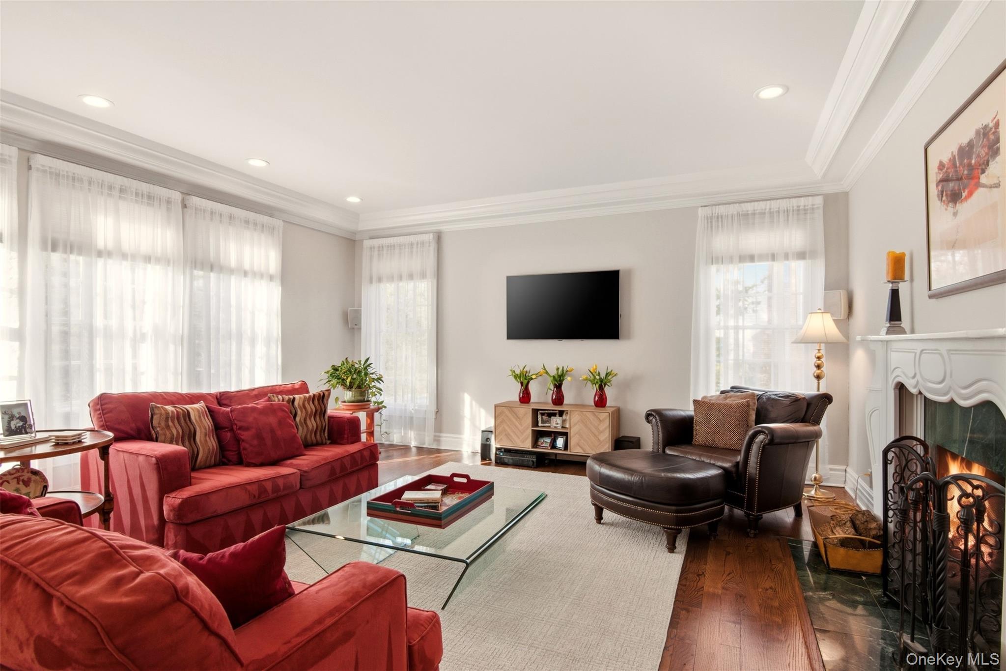 4 Daniel Way, Setauket, NY 11733